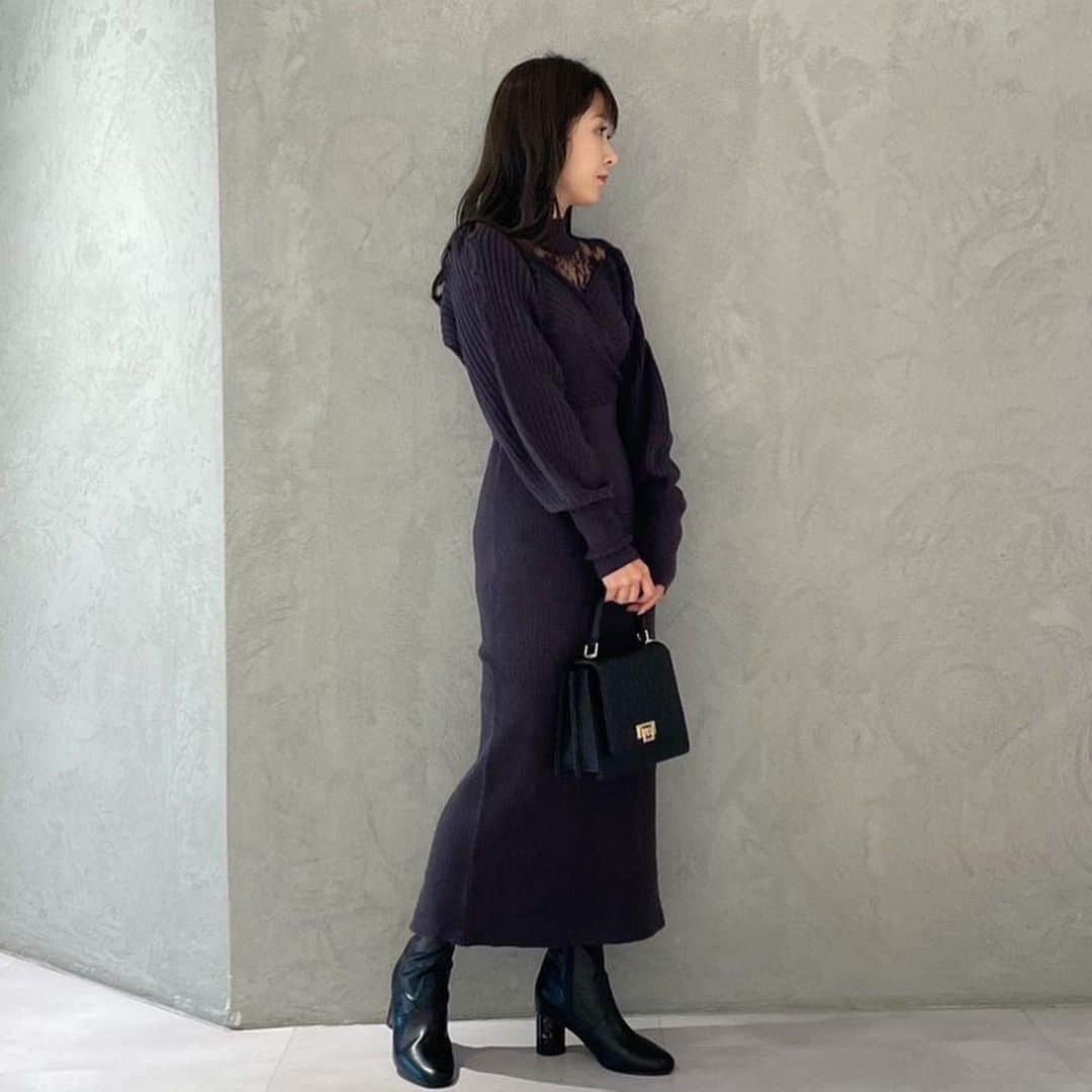 MERCURYDUOさんのインスタグラム写真 - (MERCURYDUOInstagram)「《NEWARRIVAL》  ／ 　#渡辺美優紀 さん着用  　デコルテのレースが程よく肌見せし、 　ネックレス無しでも華やかな印象に◎ ＼  ⁡ #2wayオープンショルダードッキングレースニットワンピース color:ivory/lightgray/charcoalgray/babypink size:S/M  ⁡ アイテム詳細は投稿の商品タグ、 または @mercuryduo_stylingの トップ URLからCHECK！  ＿＿＿＿＿＿＿＿＿＿＿＿＿＿＿＿＿＿＿＿＿＿＿＿＿＿  ⁡ @mercuryduo_com   #MERCURYDUO #公式通販RUNWAYchannel #マーキュリーデュオ  ＿＿＿＿＿＿＿＿＿＿＿＿＿＿＿＿＿＿＿＿＿＿＿＿＿＿ #ワンピ#ワンピース#ワンピースコーデ#ワンピコーデ#肌見せ#レース#タイトワンピース#ニットワンピース#ロングワンピース#きれいめコーデ#デートコーデ#olコーデ#参戦服#推し活コーデ#カフェコーデ#大人フェミニンコーデ#大人可愛いコーデ#低身長コーデ」10月2日 20時02分 - mercuryduo_styling