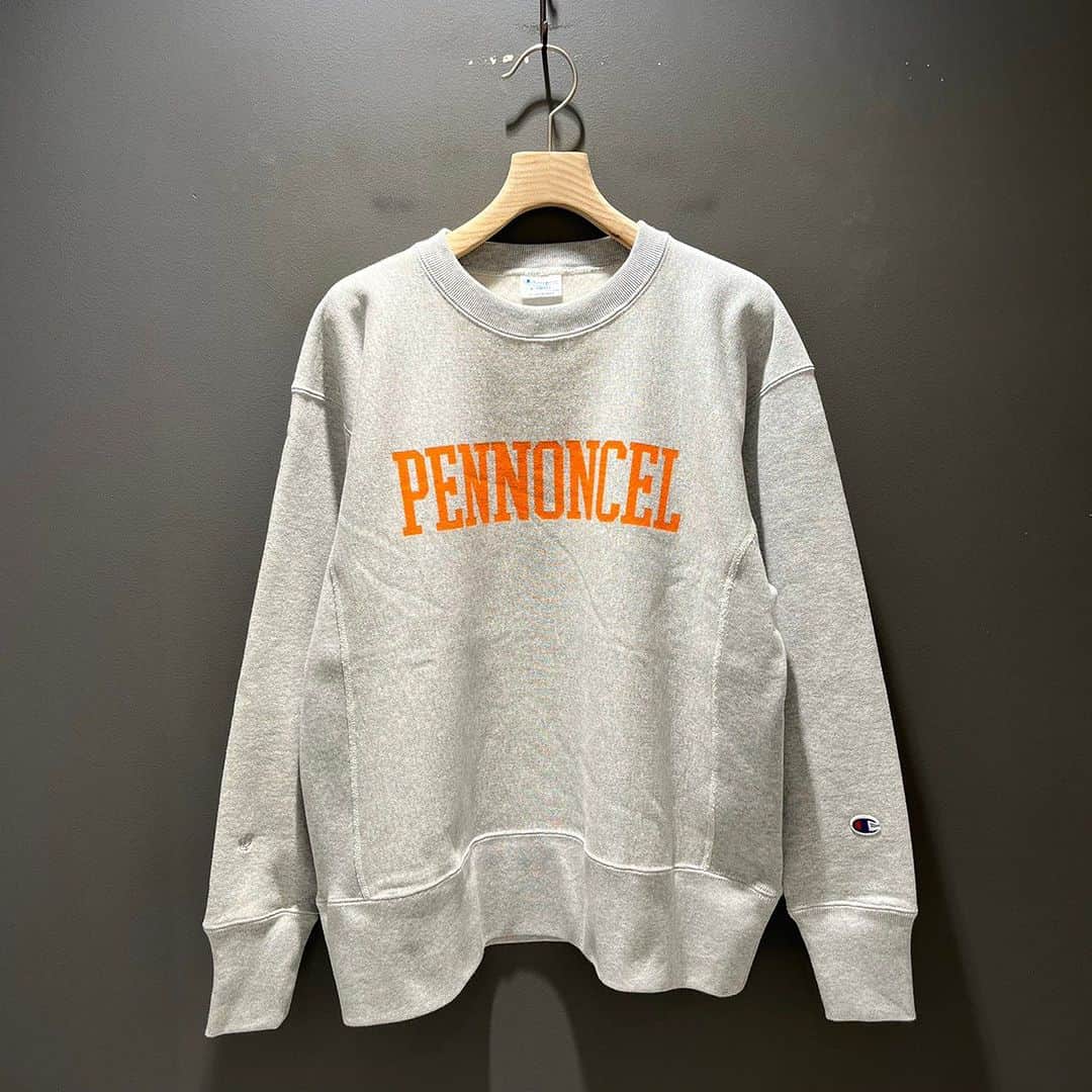 のインスタグラム：「＜Champion＞×＜BEAMS BOY＞ Womens Logo Reverse Weave Crew Neck Sweat Special  ¥15,180-(inc.tax) Item No.13-13-0081 BEAMS JAPAN 3F ☎︎03-5368-7317 @beams_japan #champion #beams #beamsboy #beamsjapan #beamsjapan3rd Instagram for New Arrivals Blog for Recommended Items」