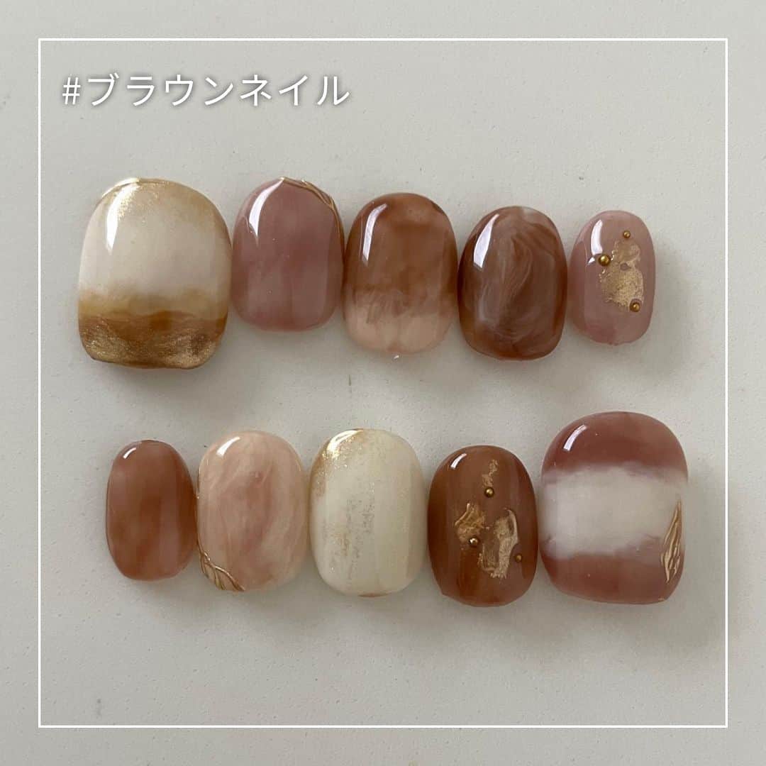 ホットペッパービューティー ネイル〈公式〉のインスタグラム：「【🍫ブラウンネイル🍫】 .⁠ .⁠ ☑︎ 1枚目⁠ ピンクブラウンのもやもやが肌馴染み🩰◎ 📷photo by @aitnail .⁠ .⁠ ☑︎ 2枚目⁠ べっ甲を取り入れて秋らしさを🍁🍹 📷photo by @munail_kanazawa .⁠ .⁠ ☑︎ 3枚目⁠ いちじくをイメージしたカラーで大人っぽい印象に💫 📷photo by @lirmu__anju .⁠ .⁠ ☑︎ 4枚目⁠ 赤茶ブラウン✖️マグネットデザインで高級感のある手元に🍇🌹 📷photo by @lillilly_nail .⁠ .⁠ ‥‥‥‥‥‥‥‥‥‥‥‥‥‥‥‥⁠ 【ネイル募集💅】⁠ #hpb_nail をつけていただいた投稿の中から、⁠ ピックアップしてご紹介します♪投稿お待ちしております♡⁠ .⁠ .⁠ ▶ #ブラウンネイル #マグネットネイル #べっ甲ネイル #シェルネイル #秋ネイル #ミラーネイル #ニュアンスネイル #上品ネイル #クリアネイル #チェックネイル #💅 #ネイル #ネイルサロン #ネイルアート #ネイルデザイン #おしゃれネイル #人気ネイル #トレンドネイル #美甲 #指甲 #大人女子ネイル #大人ネイル #ネイル好き #ネイル好きな人と繋がりたい #おしゃれさんと繋がりたい #newnail #ホットペッパービューティー #hotpepperbeauty」