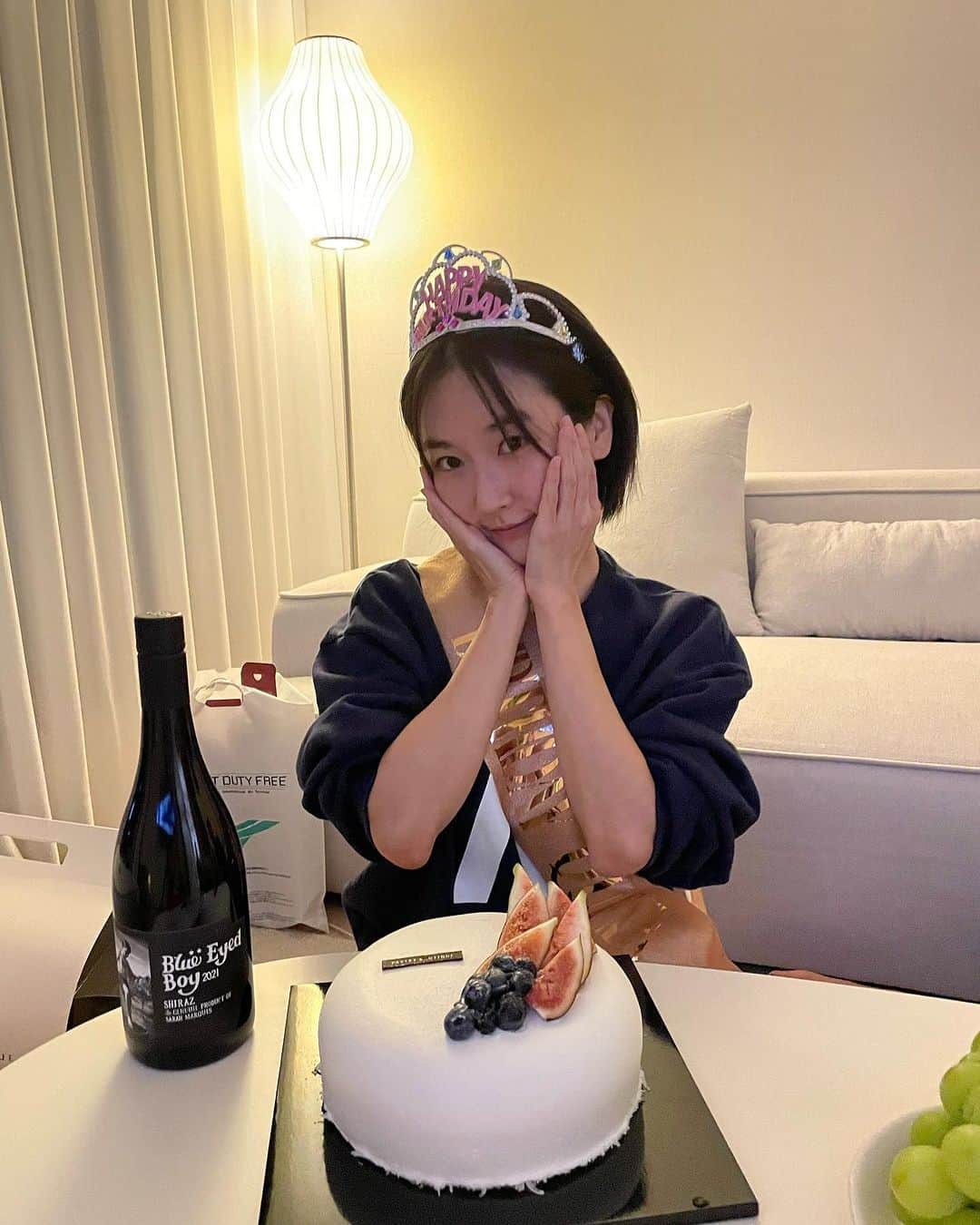 アン・ミナさんのインスタグラム写真 - (アン・ミナInstagram)「보름달 같은 내얼굴🥳🎉🍯🎂」10月2日 20時08分 - mina_an_and_only