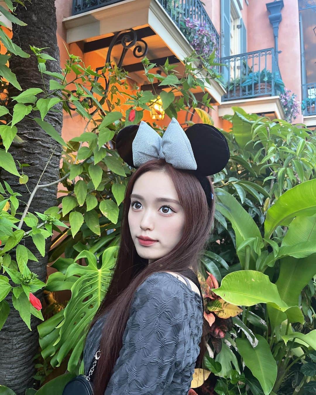 のインスタグラム：「． ディズニー行ってきたよん🐭🏰  たくさん乗り物乗れて嬉しかった^_^  ． ． ．  #ディズニー #ディズニーランド #05 #fyp」