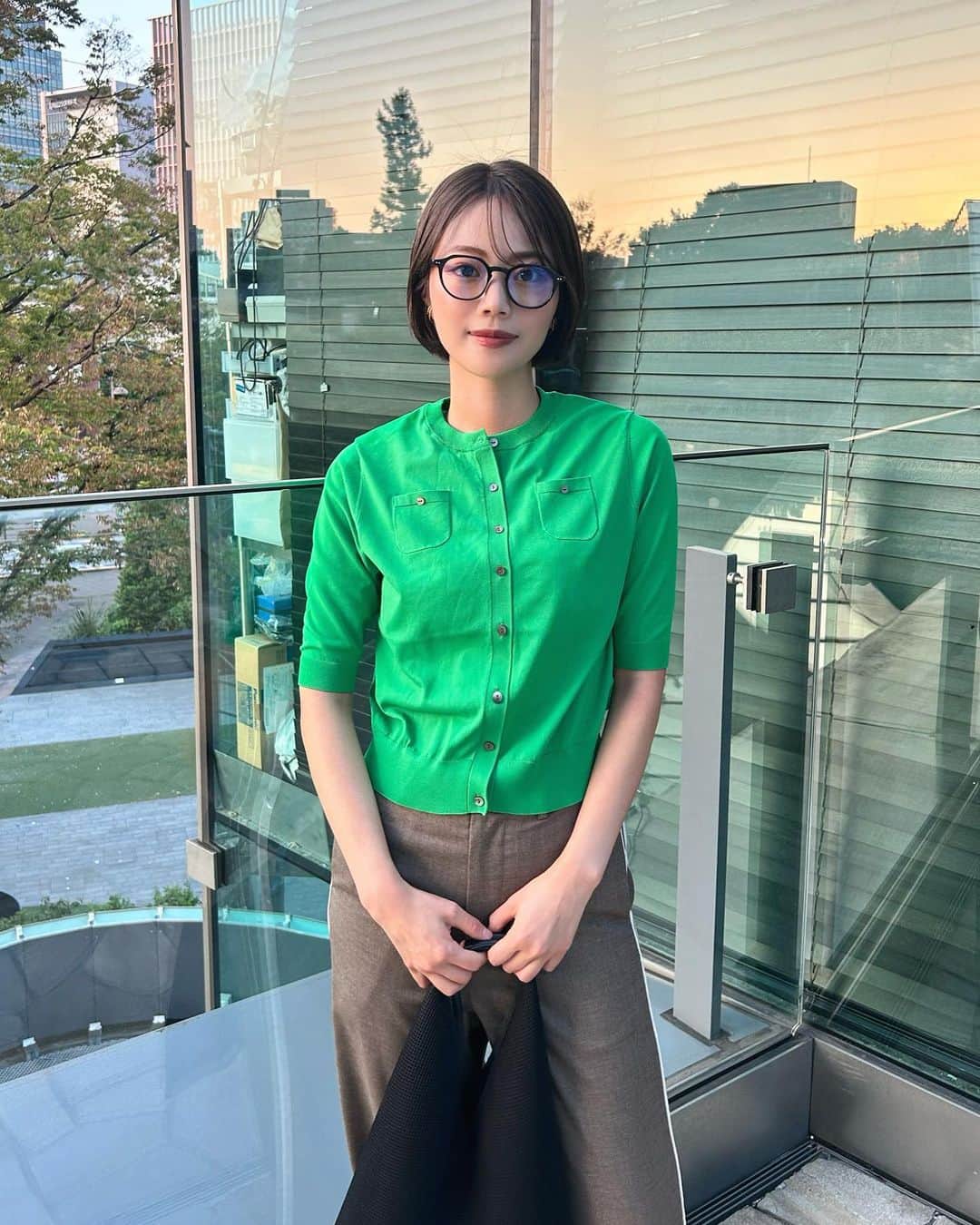 のインスタグラム：「最近のふじのふく💚💙  . . . . . . . #私服 #秋服 #秋服コーデ #ショートボブ #ショートヘア #ヘアカラー」
