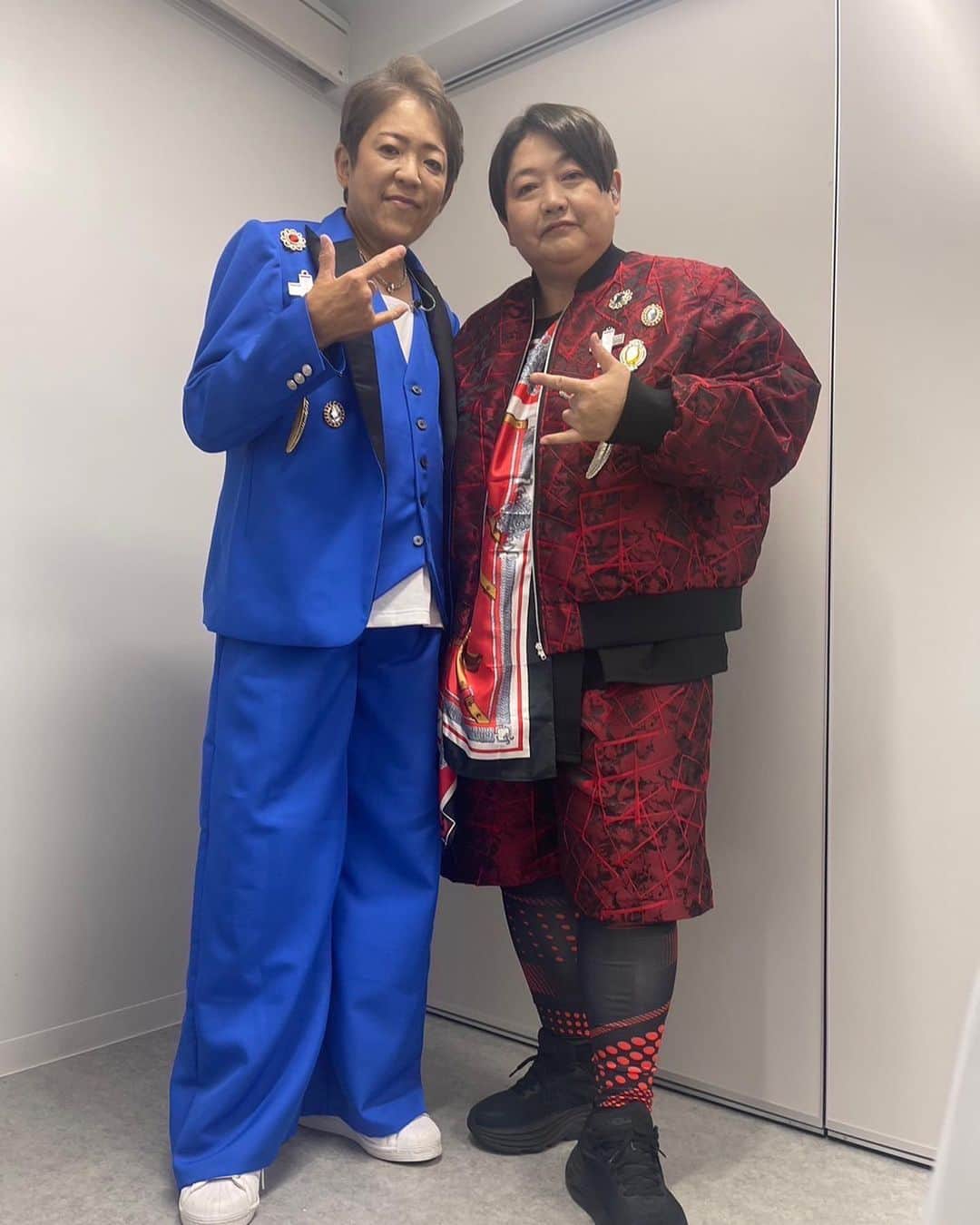 ライオネス飛鳥のインスタグラム：「昨日は最高の1日になりました‼️  『THE TOP』❣️  2人なら何でもできる！ みんなとならいくらでも夢見れる！  そう実感した1日でした！  観に来てくれた皆さん、本当に本当に ありがとうございました！  尽力を尽くしてくれたスタッフの皆さん、本当にありがとうございました！  そして相方、千種！ ありがとう‼️ ずっと並んでいようね❣️  昨日がゴールではなくスタートとして今日からまた頑張ります！  #ライオネス飛鳥 #長与千種 #クラッシュギャルズ #THE  TOP #ありがとう #楽しかった #また！」