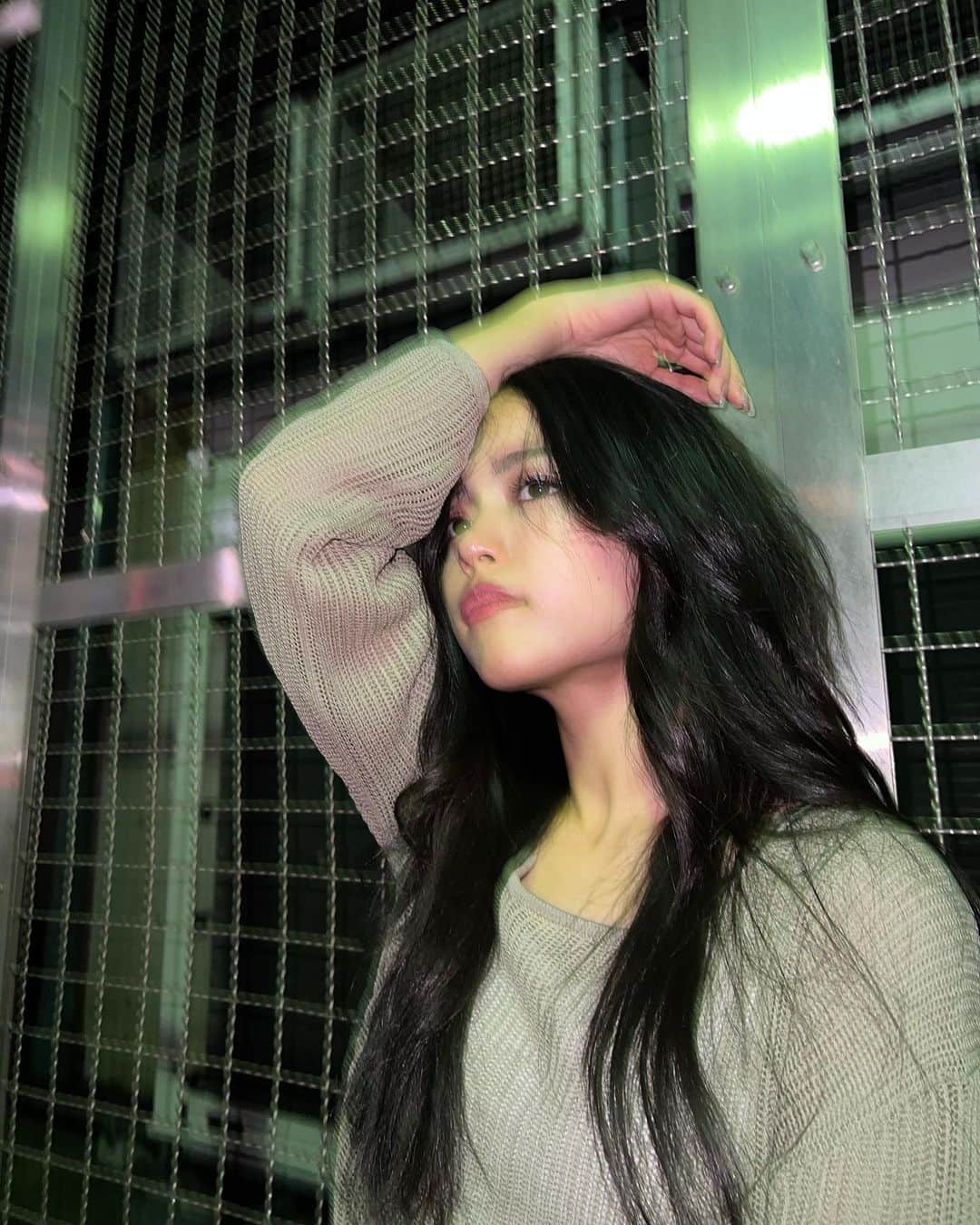 サラ・コールディさんのインスタグラム写真 - (サラ・コールディInstagram)「カッケく撮ってもろた🌃📸❤️‍🔥 何枚目が好きか教えて〜！！」10月2日 20時20分 - imsarakrd