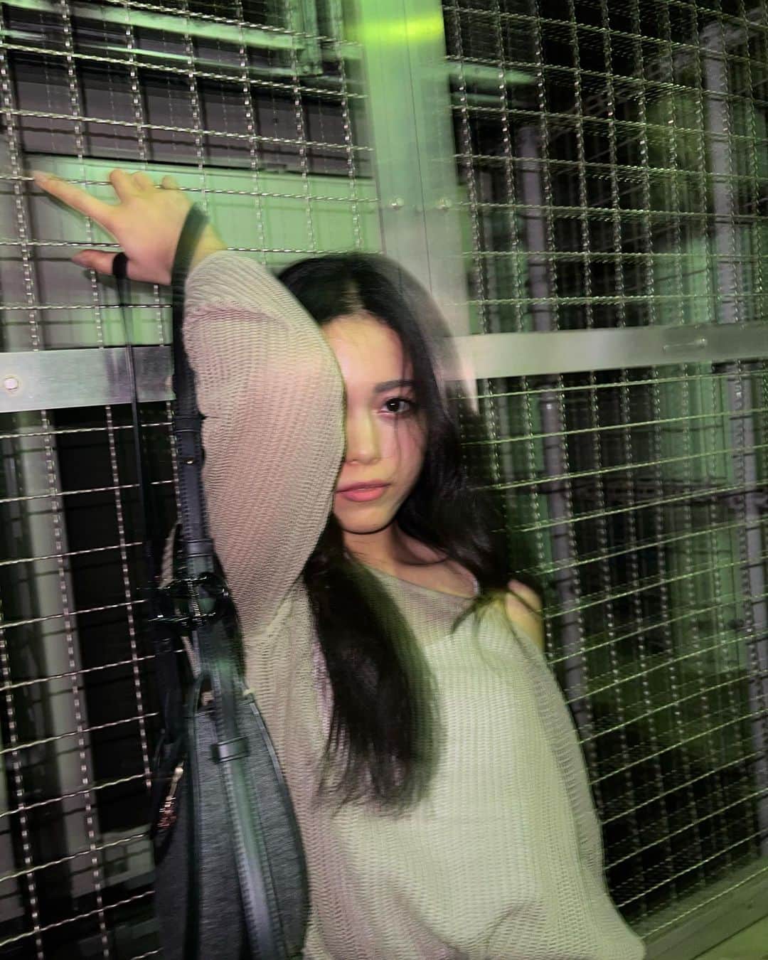 サラ・コールディさんのインスタグラム写真 - (サラ・コールディInstagram)「カッケく撮ってもろた🌃📸❤️‍🔥 何枚目が好きか教えて〜！！」10月2日 20時20分 - imsarakrd