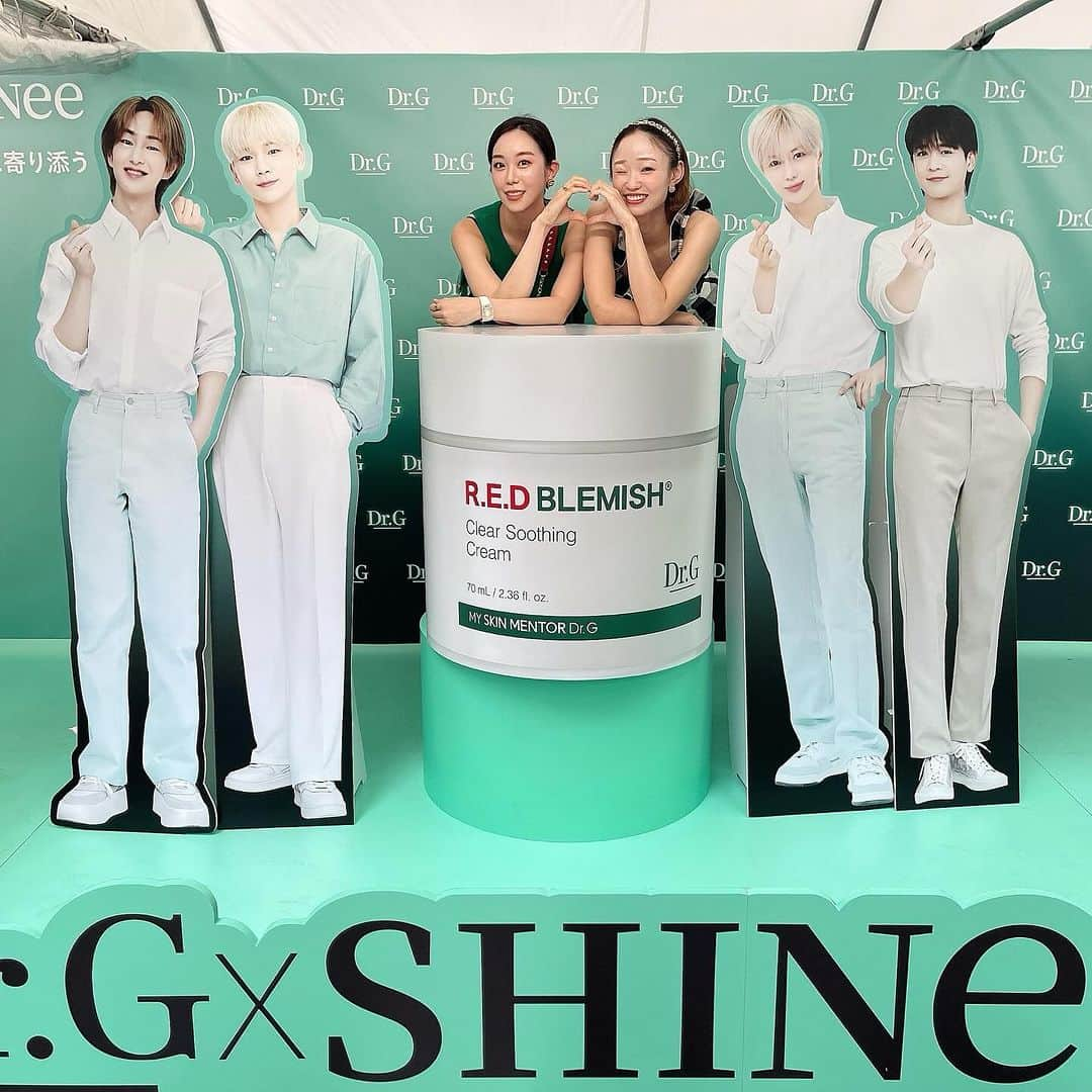 井田彩花さんのインスタグラム写真 - (井田彩花Instagram)「SHINeeのコンサートへ行ってきました！💚🫧 @shinee   SHINeeは私が初めて好きになったKPOPアイドル！🤍 シャーロックでカムバした頃、どハマりしていました❤️‍🔥 初めて直接観に行けて感激でした〜🥹✨✨  韓国ダンス留学のための語学習得は SHINeeのHello Babyというバラエティ番組で独学と マンツーマンレッスンで会話や発音を学びました✍🏻  そして✨ Dr.Gのブースへも遊びに行かせていただきました👶🏼🫧 @dr.g_official @dr.g_official_jp  いただいた保湿クリームの保湿力凄い...ぷるっぷる🫠🍮  정말 감사합니다^^ @jayhany」10月2日 20時30分 - idaayakatan