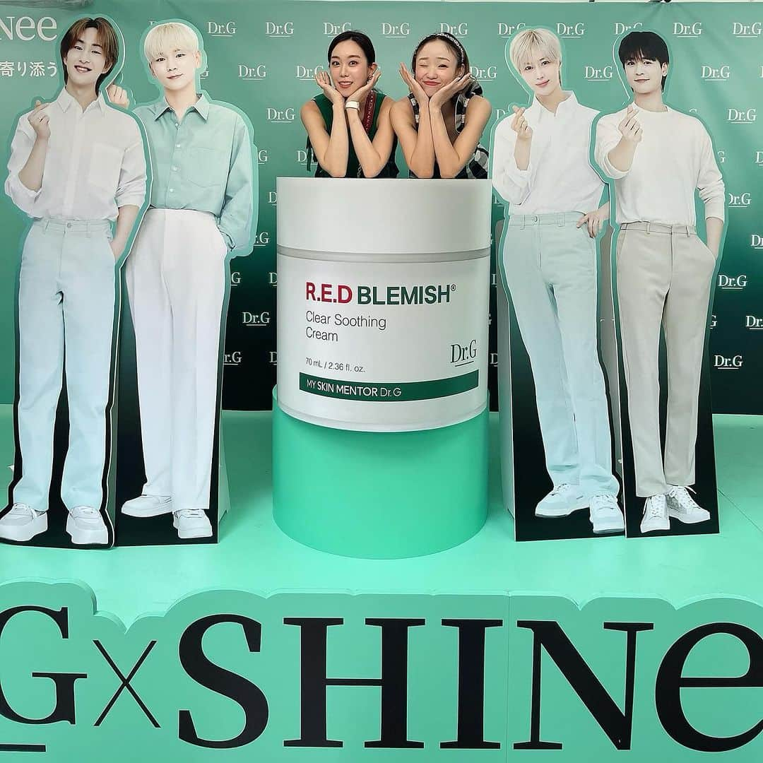 井田彩花さんのインスタグラム写真 - (井田彩花Instagram)「SHINeeのコンサートへ行ってきました！💚🫧 @shinee   SHINeeは私が初めて好きになったKPOPアイドル！🤍 シャーロックでカムバした頃、どハマりしていました❤️‍🔥 初めて直接観に行けて感激でした〜🥹✨✨  韓国ダンス留学のための語学習得は SHINeeのHello Babyというバラエティ番組で独学と マンツーマンレッスンで会話や発音を学びました✍🏻  そして✨ Dr.Gのブースへも遊びに行かせていただきました👶🏼🫧 @dr.g_official @dr.g_official_jp  いただいた保湿クリームの保湿力凄い...ぷるっぷる🫠🍮  정말 감사합니다^^ @jayhany」10月2日 20時30分 - idaayakatan