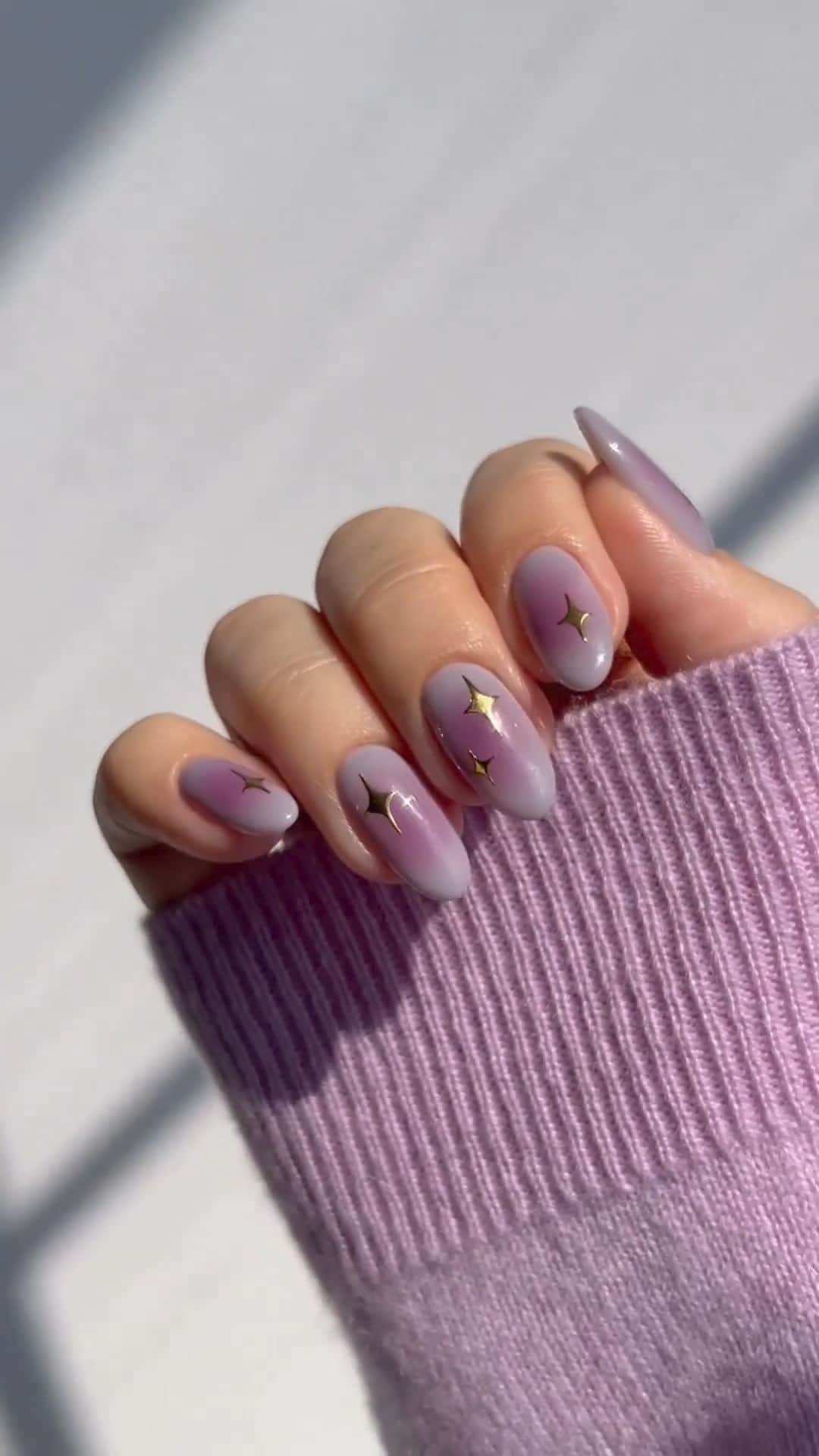 SHEINのインスタグラム：「Magic hour aura? @heygreatnails nailed it 💜💅✨  #SHEINinspo」