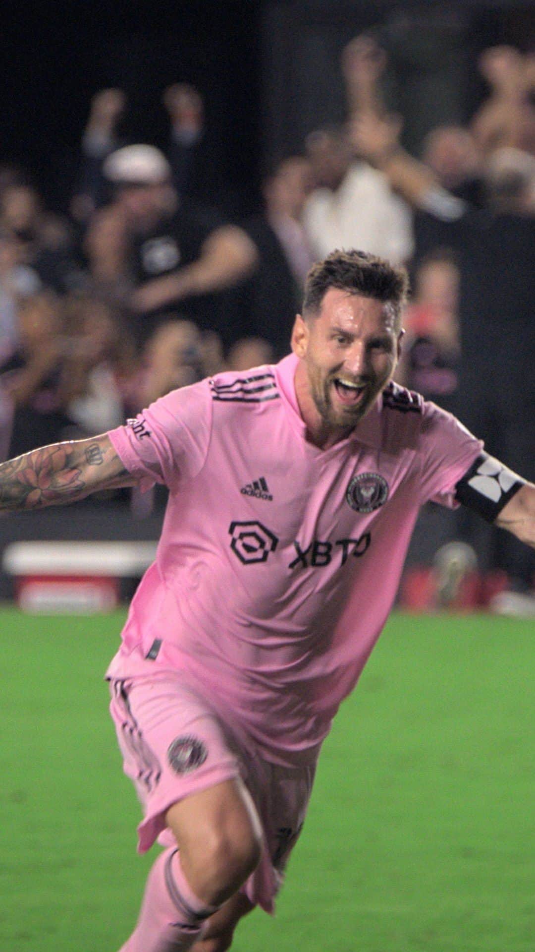 Major League Soccerのインスタグラム：「Arranca el siguiente capítulo. “Messi llega a Estados Unidos” se estrena el 11 de Octubre en Apple TV+  The next chapter begins. Messi Meets America premieres October 11 on Apple TV+」