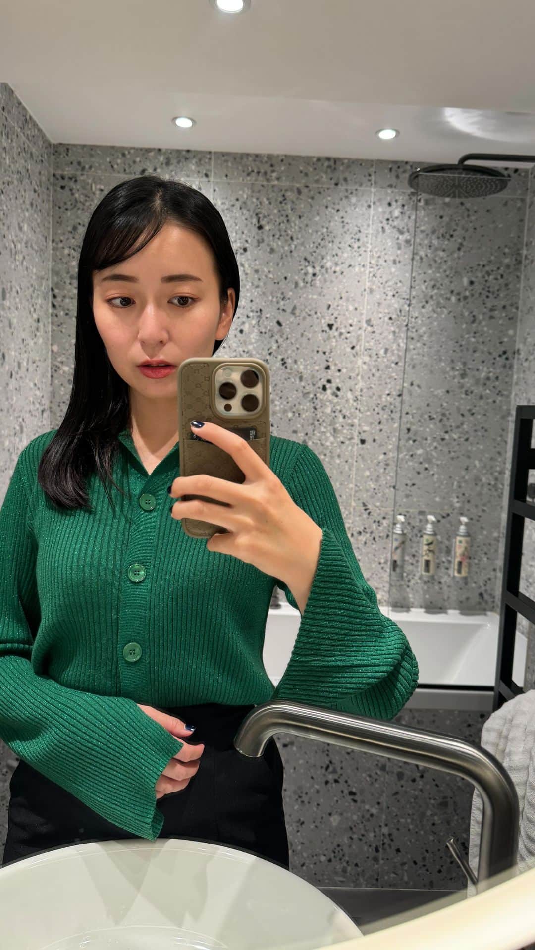 岩間恵のインスタグラム：「コスメなどご紹介しているので、ちょっと残しますん」