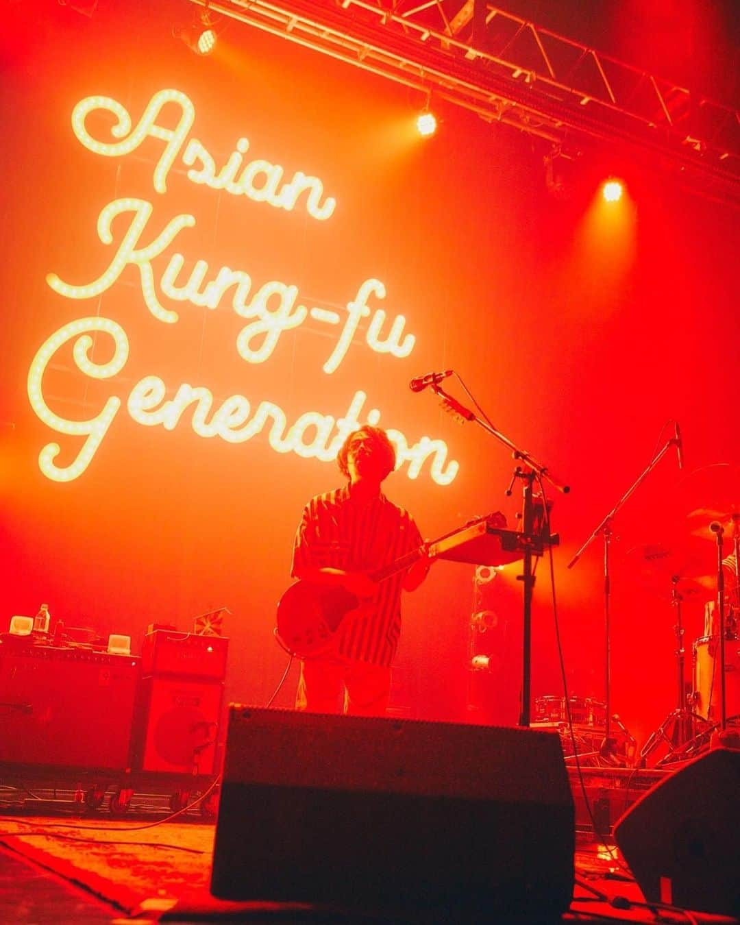 後藤正文のインスタグラム：「ASIAN KUNG-FU GENERATION  at ZEPP Haneda  良い夜でした。ありがとう。 ツアーは始まったばかり。  Photographer @tetsuyayamakawa   #asiankungfugeneration #tokyo #tour」