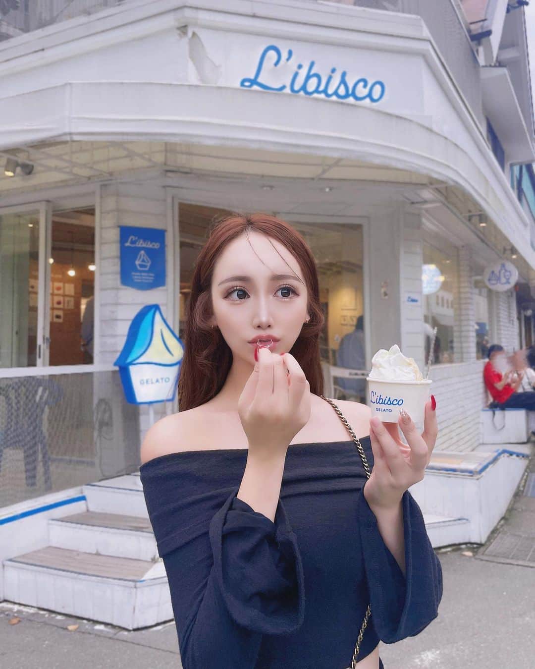 ちあきんぐさんのインスタグラム写真 - (ちあきんぐInstagram)「気になっていたジェラート屋さんへ🍦 📍L'ibisco リビスコ軽井沢  ピスタチオ✖︎オブセ牛乳をチョイス🤙🏾🫒🐄」10月2日 20時55分 - chiaki_ing