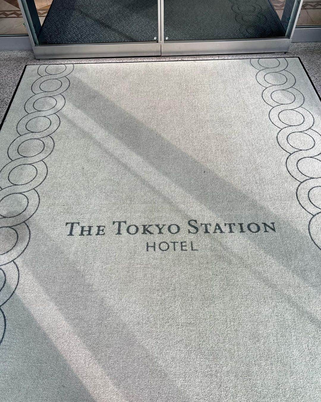 高倉絵理さんのインスタグラム写真 - (高倉絵理Instagram)「ヨーロピアンクラシックな内装が素敵な 『東京ステーションホテル』  @tokyostationhotel   美しく長い廊下も好き。  #tokyostationhotel #東京ステーションホテル #東京駅 #東京駅舎 #東京ホテル #ホテルステイ #ホテル好き #東京ステイ #tokyotravel #tokyotrip #tokyostation」10月2日 20時47分 - eri_t28
