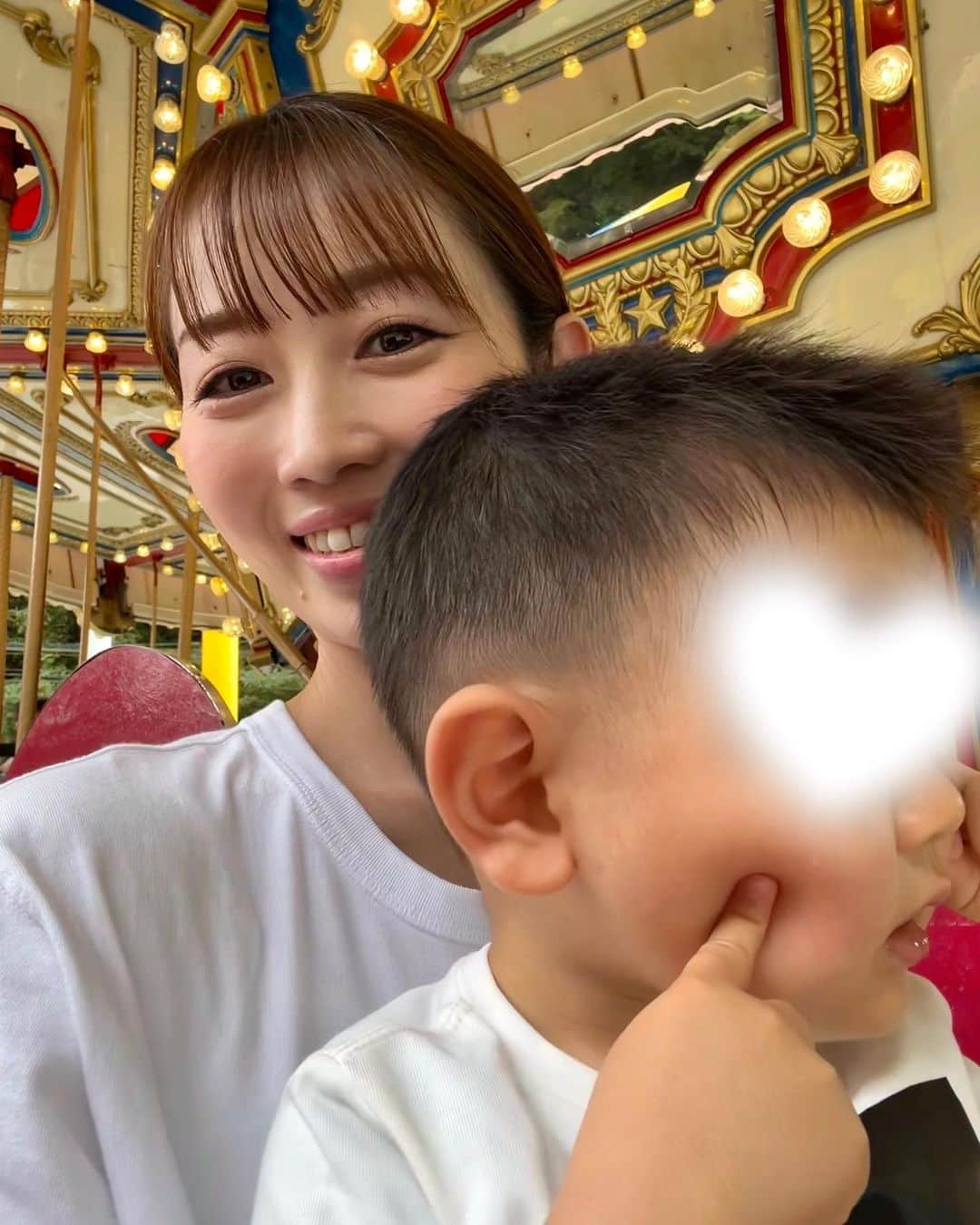 大寺かおりさんのインスタグラム写真 - (大寺かおりInstagram)「福岡で遊園地デビュー👦🎢 私の母が幼い頃に遊びに行っていたという とにかく全てがレトロすぎる遊園地🎡 . 私は存在すら知らなくて初めて行きましたが笑 一歳児も乗れるものがたくさんありました🙆‍♀️ . 太宰府天満宮のすぐ横なのでぷらっと観光もできる⛩️ (賢くなりますようにと牛様の頭をなでなで) . 相変わらず太宰府天満宮の参道は すんごく賑わっていましたが 遊園地はほぼ待ち時間なしでした🌼 . 後で思い出し笑いしちゃうくらい レトロな遊園地だったなぁ〜😂 じぃじとばぁばとお出かけできて 楽しそうでした👦 . #実家最高 #福岡 #太宰府 #だざいふ遊園地 #太宰府天満宮 #男の子ママ #子連れお出かけ #1y8m #にこにこポーズがマイブーム」10月2日 20時48分 - kaori_ootera