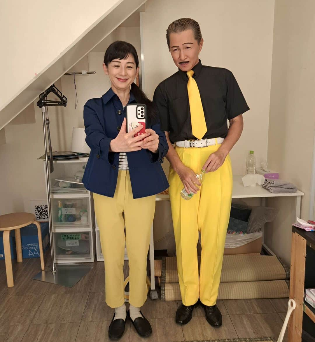 高橋靖子さんのインスタグラム写真 - (高橋靖子Instagram)「NGK アキさん座長週千秋楽❤️鏡前で写真を撮ってたら、アキさんも写ってくれた😆✌ #なんばグランド花月 #NGK  #吉本新喜劇 #よしもと新喜劇 #新喜劇 #大阪 #難波 #OSAKA  #NAMBA」10月2日 20時53分 - oyasupororo