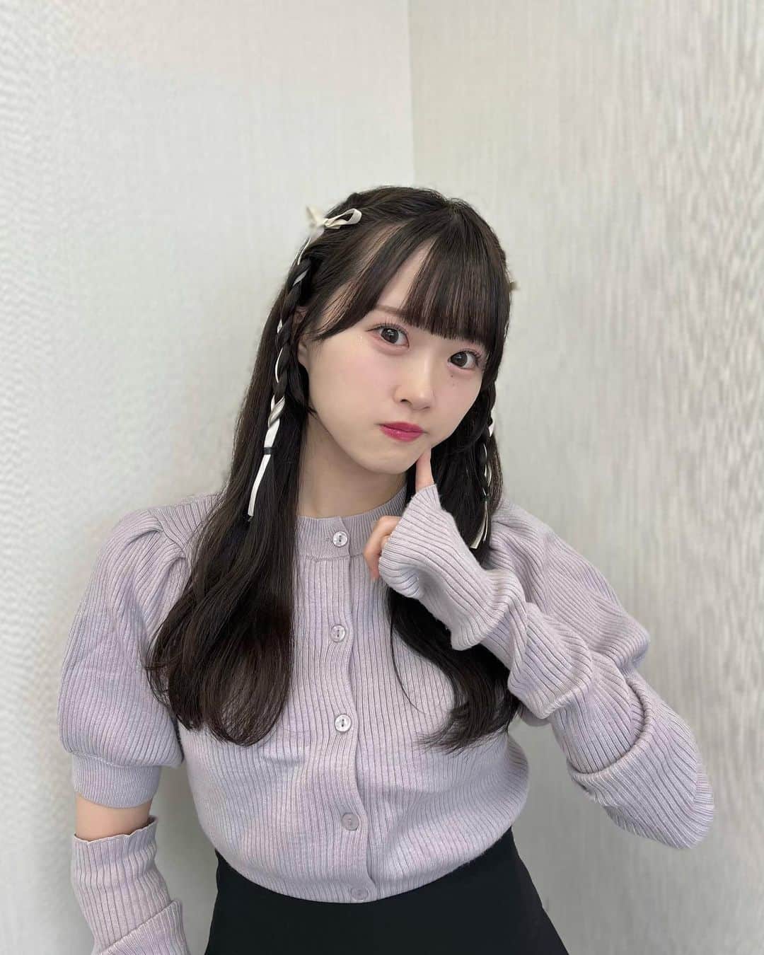 山根涼羽のインスタグラム：「最近の私服 🎀♡ ヘアアレンジも自分でしてみた 🥣  #リボンアレンジ #ヘアアレンジ #ootd」
