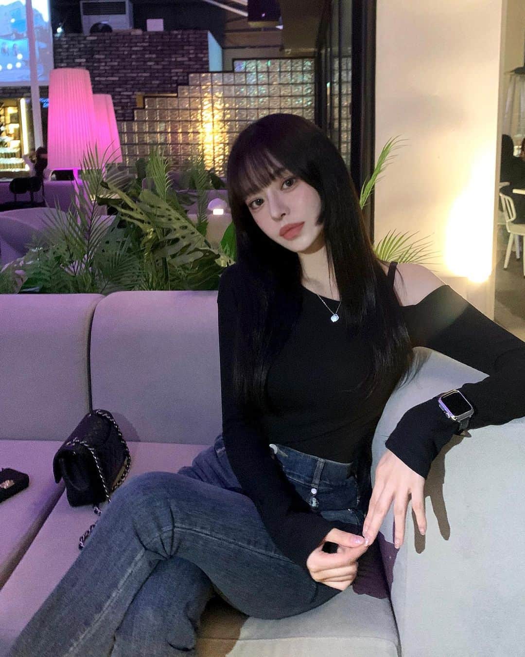 ウィ・ソンヒのインスタグラム：「@people.theterrace 🥂🖤」