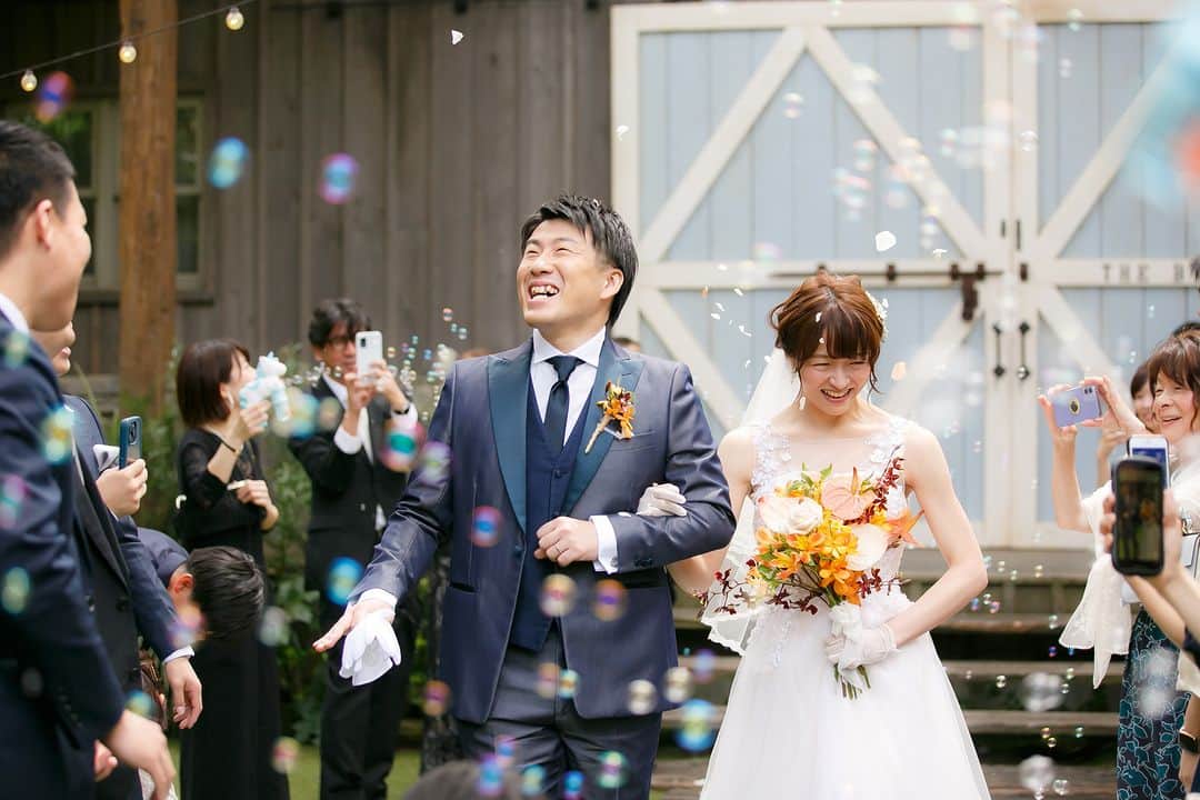 BARN&FOREST148さんのインスタグラム写真 - (BARN&FOREST148Instagram)「@barn_and_forest148 #100年後も語り継がれる結婚式  ・ ・ babble shawer…*  ブライダルフェアのご予約やお問合せは InstagramのDMでも承っております*  #バブルシャワー #ガーデン演出 #バーンアンドフォレスト148 #式場探し #barnandforest148 #卒花嫁 #プレ花嫁 #結婚式演出 #barnwedding #バーンアンドフォレスト #barn花嫁 #披露宴 #結婚式 #プレ花 #花嫁の手紙 #weddingceremony #rusticwedding #卒花 #新婦の手紙 #148花嫁 #流山おおたかの森 #結婚式場探し #結婚式準備 #ウェディングセレモニー #ナチュラルウェディング #結婚式場」10月2日 21時00分 - barn_and_forest148