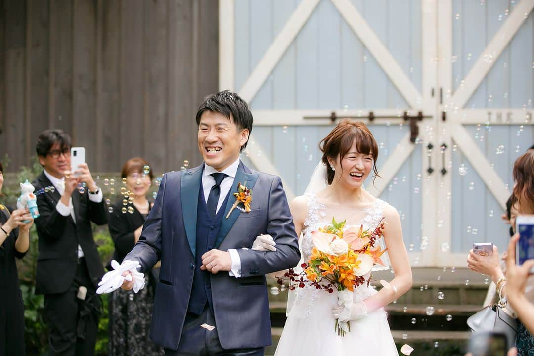 BARN&FOREST148さんのインスタグラム写真 - (BARN&FOREST148Instagram)「@barn_and_forest148 #100年後も語り継がれる結婚式  ・ ・ babble shawer…*  ブライダルフェアのご予約やお問合せは InstagramのDMでも承っております*  #バブルシャワー #ガーデン演出 #バーンアンドフォレスト148 #式場探し #barnandforest148 #卒花嫁 #プレ花嫁 #結婚式演出 #barnwedding #バーンアンドフォレスト #barn花嫁 #披露宴 #結婚式 #プレ花 #花嫁の手紙 #weddingceremony #rusticwedding #卒花 #新婦の手紙 #148花嫁 #流山おおたかの森 #結婚式場探し #結婚式準備 #ウェディングセレモニー #ナチュラルウェディング #結婚式場」10月2日 21時00分 - barn_and_forest148