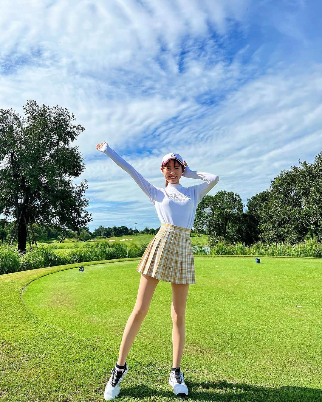 松中みなみさんのインスタグラム写真 - (松中みなみInstagram)「久々のゴルフだったのに 果敢にレギュラーティーから打ったぜぃ✌️  景色が本当に綺麗で癒された🍀  #ゴルフ #エンジョイゴルファー #バンコク」10月2日 21時00分 - minami_matsunaka