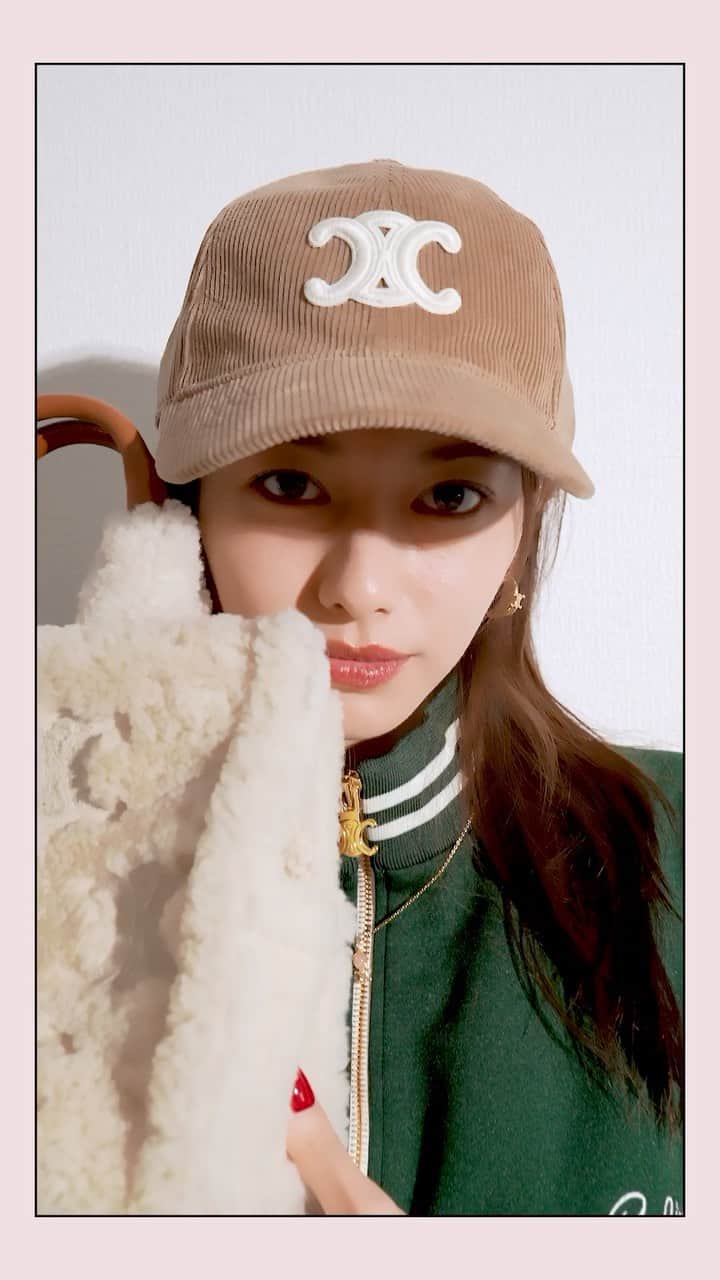 ELLE girl JAPANのインスタグラム：「山本舞香さんが、「セリーヌ」「ミュウミュウ」「ロエベ」「ディーゼル」の最新ルックをまとってELLEgirlに登場！あなたの好みはどのルック？💖😻  🔗記事はコチラ https://www.ellegirl.jp/fashion/trend/a45184772/maika-yamamoto-bag-shoes2023fw/  @yamamotomaika_official #celine #miumiu #loewe #diesel #山本舞香 #今日からヒットマン #Bailar」