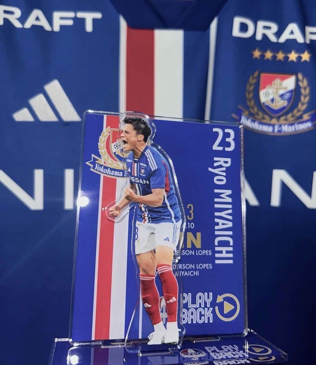 朝日奈寛のインスタグラム：「. #宮市亮 #23 #横浜fマリノス #fmarinos #🔴⚪️🔵」