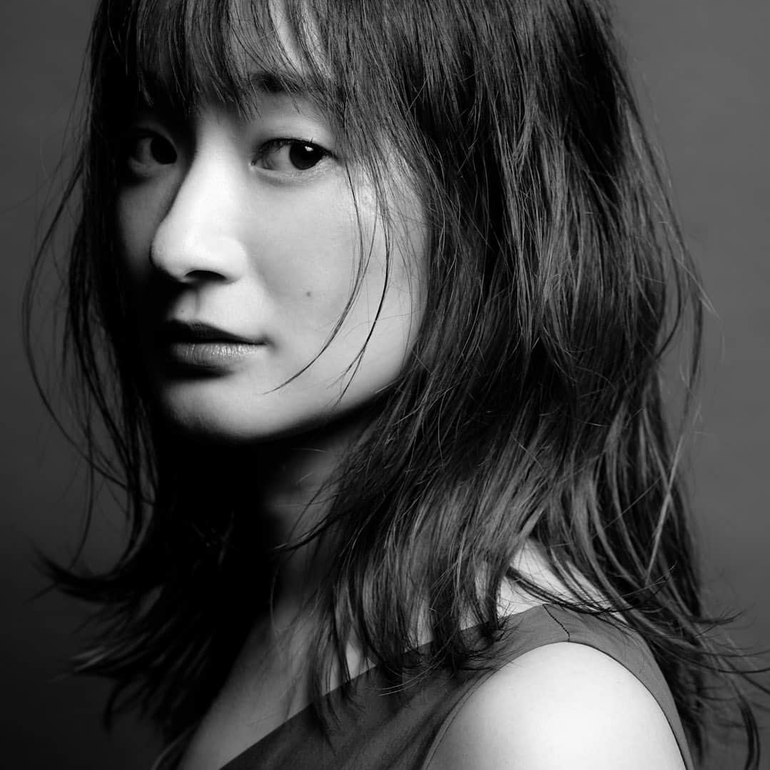 竹渕慶のインスタグラム：「🎄ワンマンLIVE決定🎄   "Kei's Attic 2023 Christmas〜屋根裏部屋からメリークリスマス〜"  会場：渋谷duo MUSIC EXCHANGE 日時：2023年12月23日（Sat）  開場18:30 開演19:00  --チケット詳細は追って発表--  屋根裏部屋にしまっておいたあたたかい記憶、遠い日の写真、胸がちくっとする思い出。そういうかけらをそっと取り出して歌にするような、そんな気持ちで歌を 歌を届けます。 一緒に過ごそう🫧   #竹渕慶 #keisattic2023」