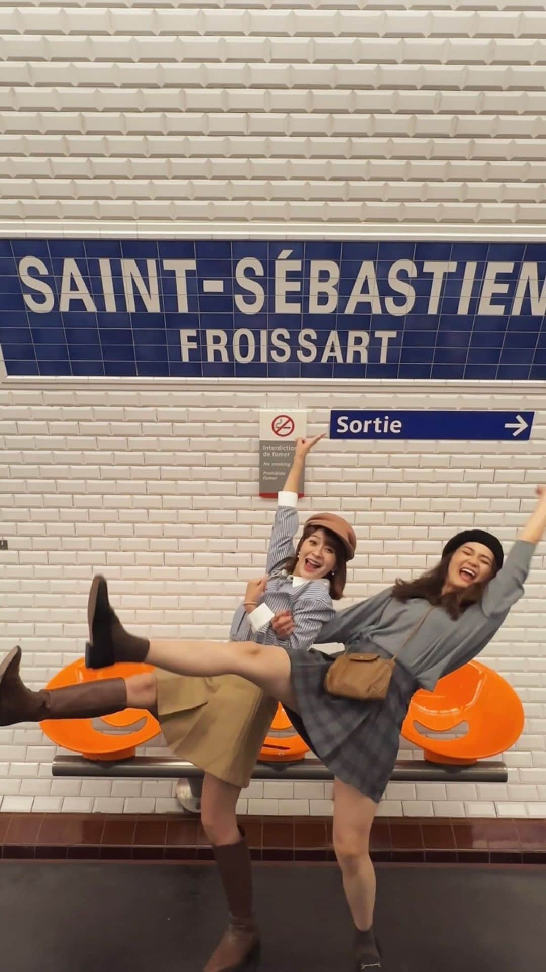 郭圈圈のインスタグラム：「𝓑𝓮𝓼𝓽 𝓯𝓻𝓲𝓮𝓷𝓭𝓼 𝓯𝓸𝓻𝓮𝓿𝓮𝓻 👭🏻♥️ 𝓣𝓪𝓰好朋友下次一起拍😉 - #lea_outfit + sherry’s skirt  All by @marule.official」