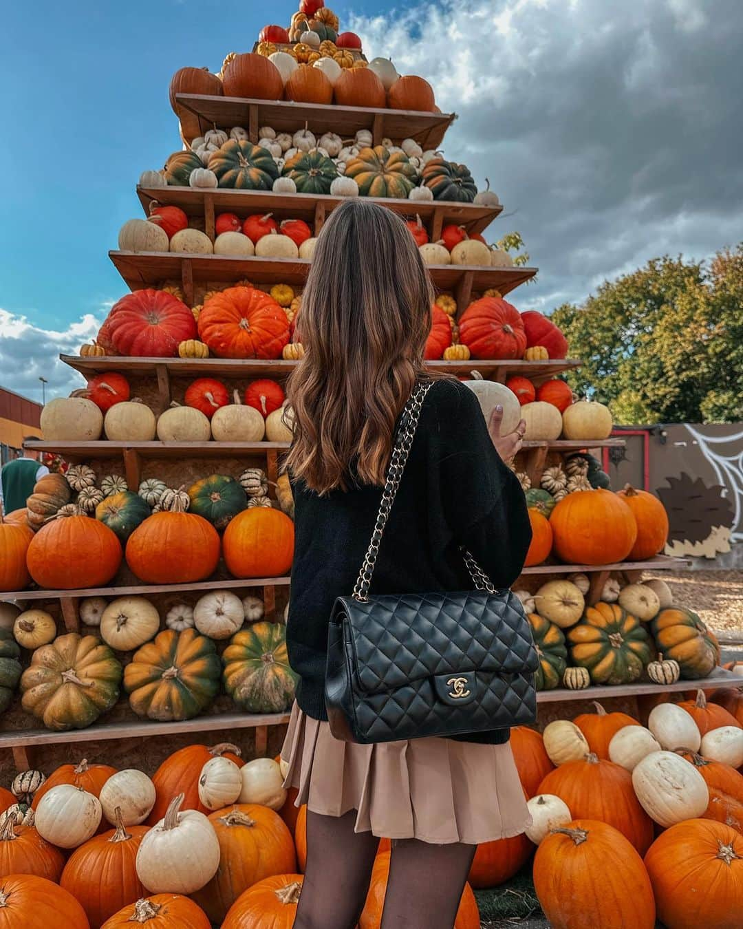 バーボラ・コディトヴァさんのインスタグラム写真 - (バーボラ・コディトヴァInstagram)「Autumn is here and I love this simple, transitional look from @shein_official @shein_us 🍂🍁 The search ID of the items I am wearing is 14404374 & 22570653. PS: you can get 15% off with “fashionin66” #SHEINforAll #loveshein #ad」10月2日 21時22分 - fashioninmysoul