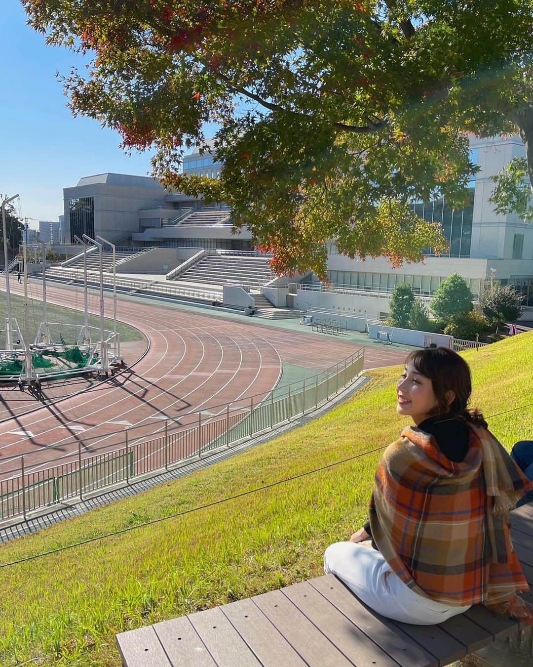 のインスタグラム：「やっと秋らしくなりましたね🍂😊📚 #autumn #tb #母校の1番好きだった場所」