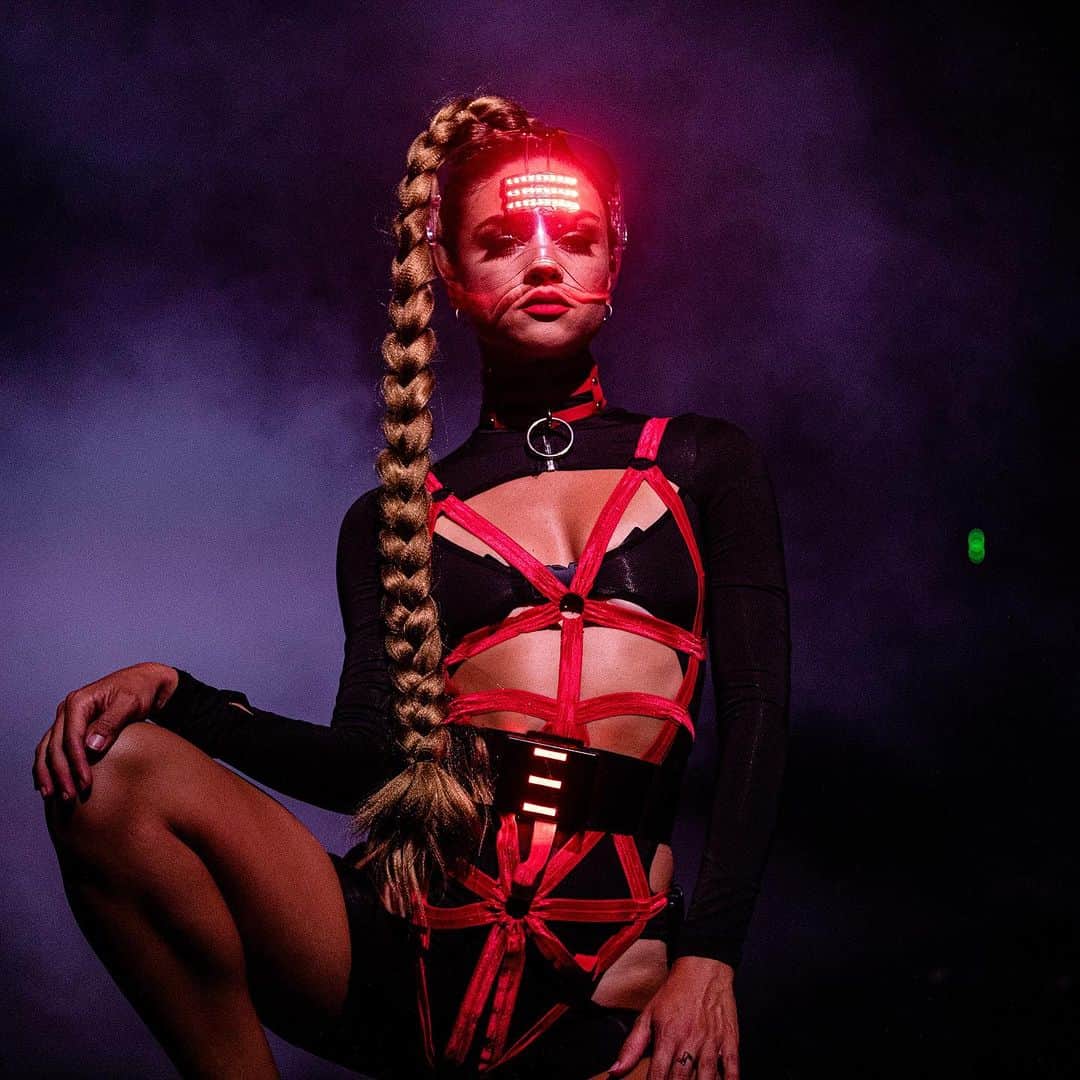 Ultra Angelsさんのインスタグラム写真 - (Ultra AngelsInstagram)「Join the @resistance 👽  ➡️ Casting for @resistance Miami club night ⬅️  🥇The award winning Ibiza residency is making its full debute in Miami and we are casting for the iconic performers.   ➡️ Choreo Dancers  ➡️ Aerial Harness   ‼️ LINK IN BIO TO SUBMIT ‼️   #miami #miamidancer #danceaudition #audition  #aerial #miamiaerialist #aerialist #casting」10月2日 21時39分 - ultraangels