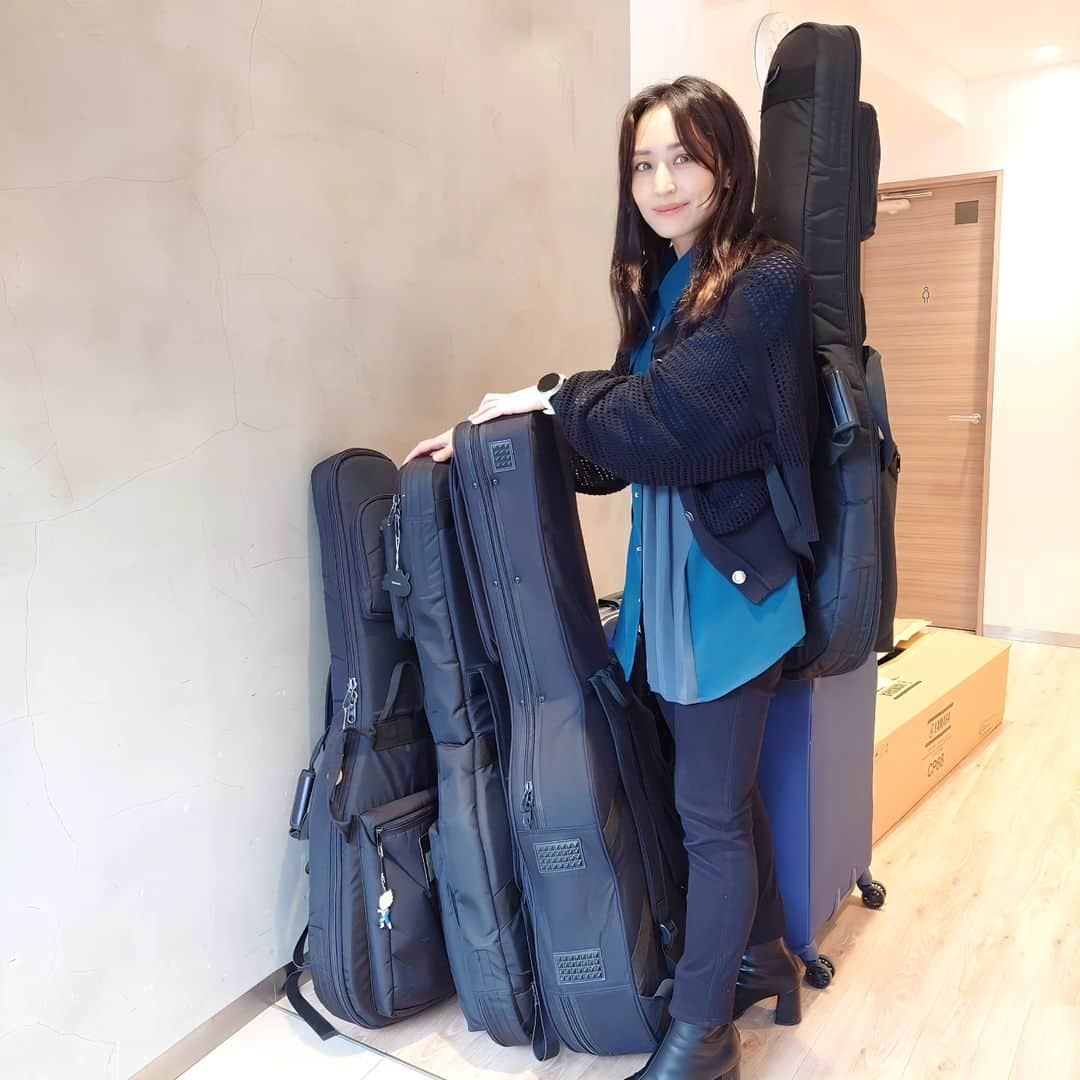 Yukiのインスタグラム：「Rehearsal began!   ISYANAさんのビルボード横浜でのライブのリハ始まりました！  めっちゃ皆頑張って練習しております🔥  もう本番は明後日。 10月4日ビルボード横浜でお待ちしております！  ヒャー緊張する🙄  #ISYANA  #rehearsal  @isyanasarasvati」