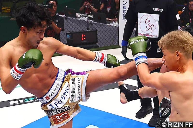 梅野源治のインスタグラム：「ベビ梅たち 期待に応えるような試合を魅せられず本当に申し訳ない  今回闘った斎藤祐斗選手　 すごく気持ちのある いいファイターだった  試合後 たくさんの方たちが俺のグッズを購入しに来てくれて嬉しかったです🙏🔥 みんな最高!!顔もしっかり覚えてる🤝  今回､試合内容は真摯に受け止める でも､俺はこんなもんじゃない 信じているんだ  自分の可能性  思い通りいかないことだらけ でも､反省して行動してれば  きっと  必ず魅せます。 もう少し待っていてください @rizin_pr  今大会でご支援いただいた ・For ジャパン様 ・株式会社 DSK様 ・セイワカンパニー様 ・株式会社 長谷川興業様 ・Rewrite LLC様 ・Faiz room様 ・RED WATER様 ・株式会社 朱里グループ様 ・やきとん麻布ふじ嶋様 ・Interactive Space様 ・Airs BURGER CAFE＆DELIVERY様 ・アライデンキショウカイ様 ・U＆T vessel 法律事務所様 ・世界へボカン様 ・Active様 ・吉野土建様  みなさんに心から感謝。 #rizin_landmark6」