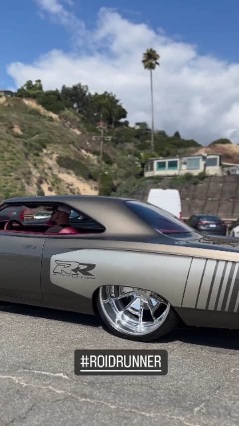 のインスタグラム：「1969 #Plymouth #Roadrunner Credit @nostalgiahotrods _ #Classic #classics #Classiccar #classiccars #americanmuscle #Musclecar #Musclecars #car」