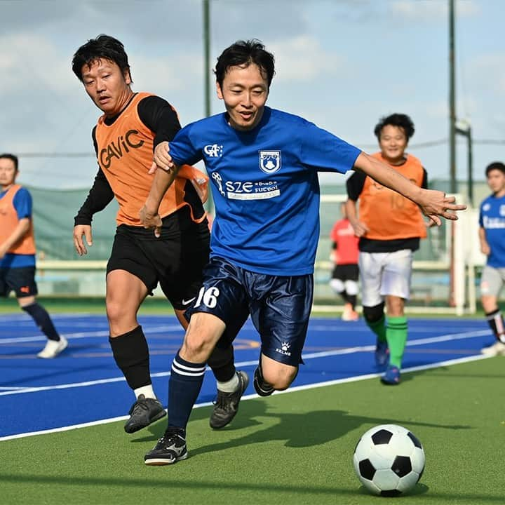 サッカーキングさんのインスタグラム写真 - (サッカーキングInstagram)「9月30日に『ZAMST presents SOCCERKING CUP OVER-40』をSportivo王子にて開催⚽  ご参加いただいた皆様、ありがとうございました🙏 「サッカー人生これからでしょ！」をコンセプトに大人プレイヤーがケガの予防をしながら楽しめる大会を、今後も企画していきますので、ご期待ください！  @zamst.jp @takashi_fukunishi  #サッカーキングカップ #soccerkingcup #ザムスト #zamst」10月2日 21時49分 - soccerkingjp