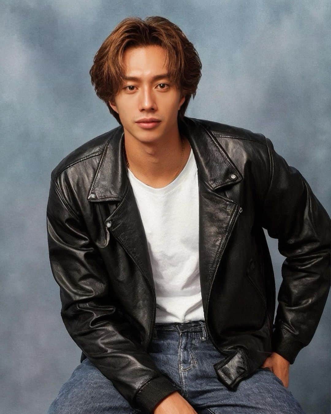 DJ FUMIのインスタグラム：「何枚目がいい😂？個人的には2枚目www  #yearbook」