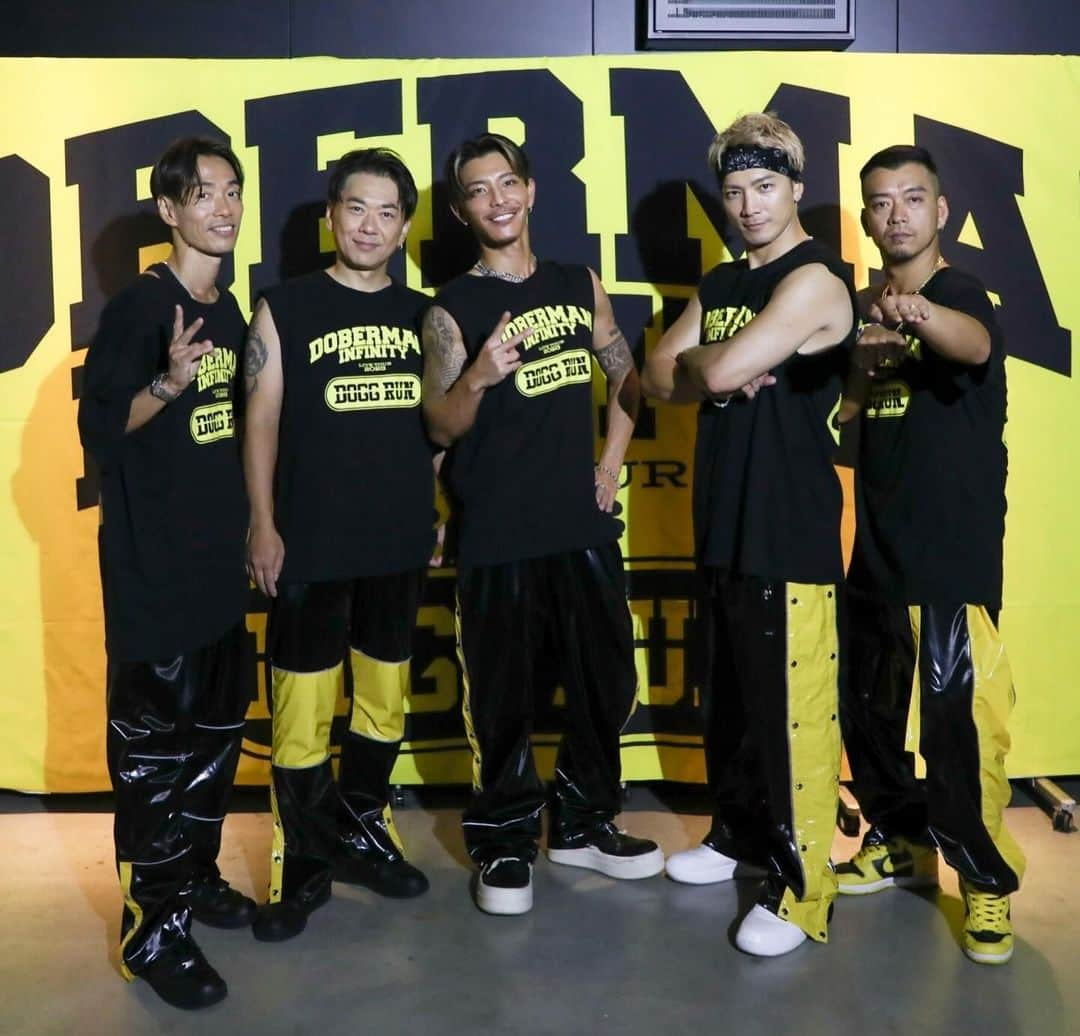 P-CHOのインスタグラム：「ツアーDOGG RUN名古屋公演‼️ 半端ない歌声と盛り上がりをありがとうございました✨ どんどん盛り上がりの記録を更新していく今回のツアーはマジでヤバいです‼️ そして、サプライズ登場してくれた @exxxile_shokichi 君にどでかい感謝です‼️ 次は大宮公演で暴れましょう‼️ 名古屋の皆さん本当にありがとうございました(^-^)」