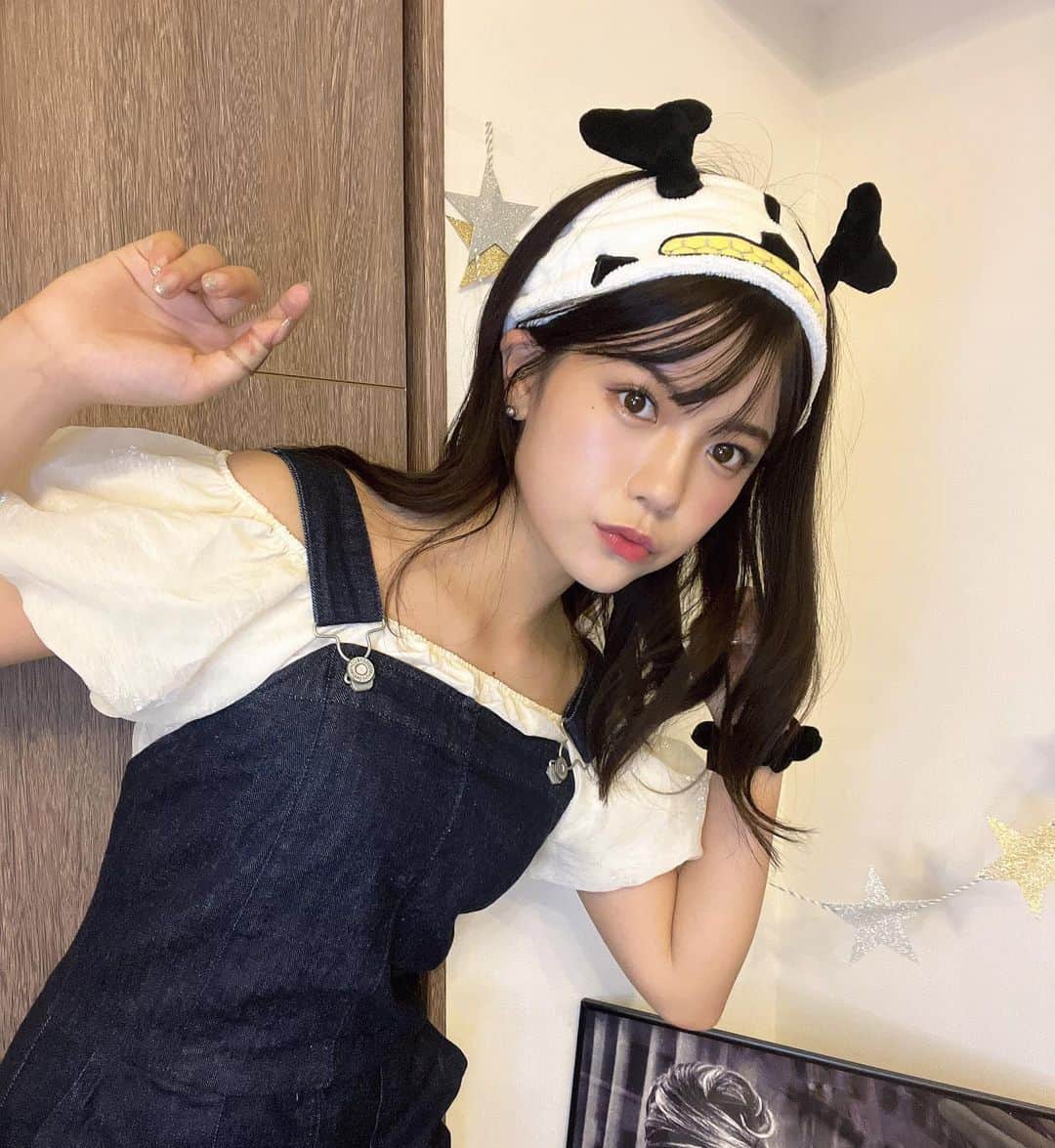 村山優香のインスタグラム：「ファンクラブ限定 撮影で履いたパラディウムを8名様プレゼント！ 配信ありがとう😊 楽しすぎてつい訛っちゃった💦 故郷茨城訛りがでちゃったことはナイショね これからファンクラブ限定で 皆さんにプレゼントを沢山用意できたらいいなって思ってます！ あと定期的に限定配信とかとか 色んなことやれたらいいな- ̗̀ ♡ ̖́-」