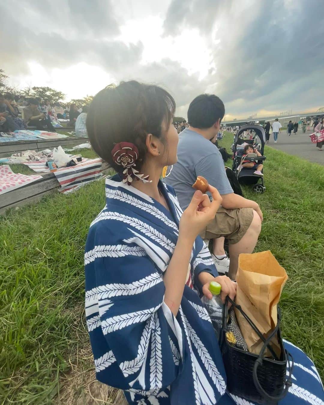 傳彩夏さんのインスタグラム写真 - (傳彩夏Instagram)「9月の終わりだけど浴衣着れたんだ~ 音ハメの花火すごかったなぁ、🎆」10月2日 22時13分 - denayaka