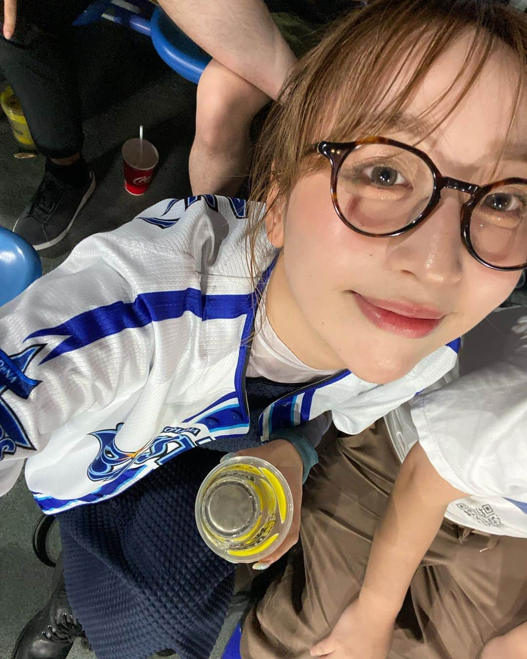 竹内ほのかのインスタグラム：「秋だしビール飲みに野球観戦した🍺⚾️ 全然ルールわかんねえ！でもいいの！」