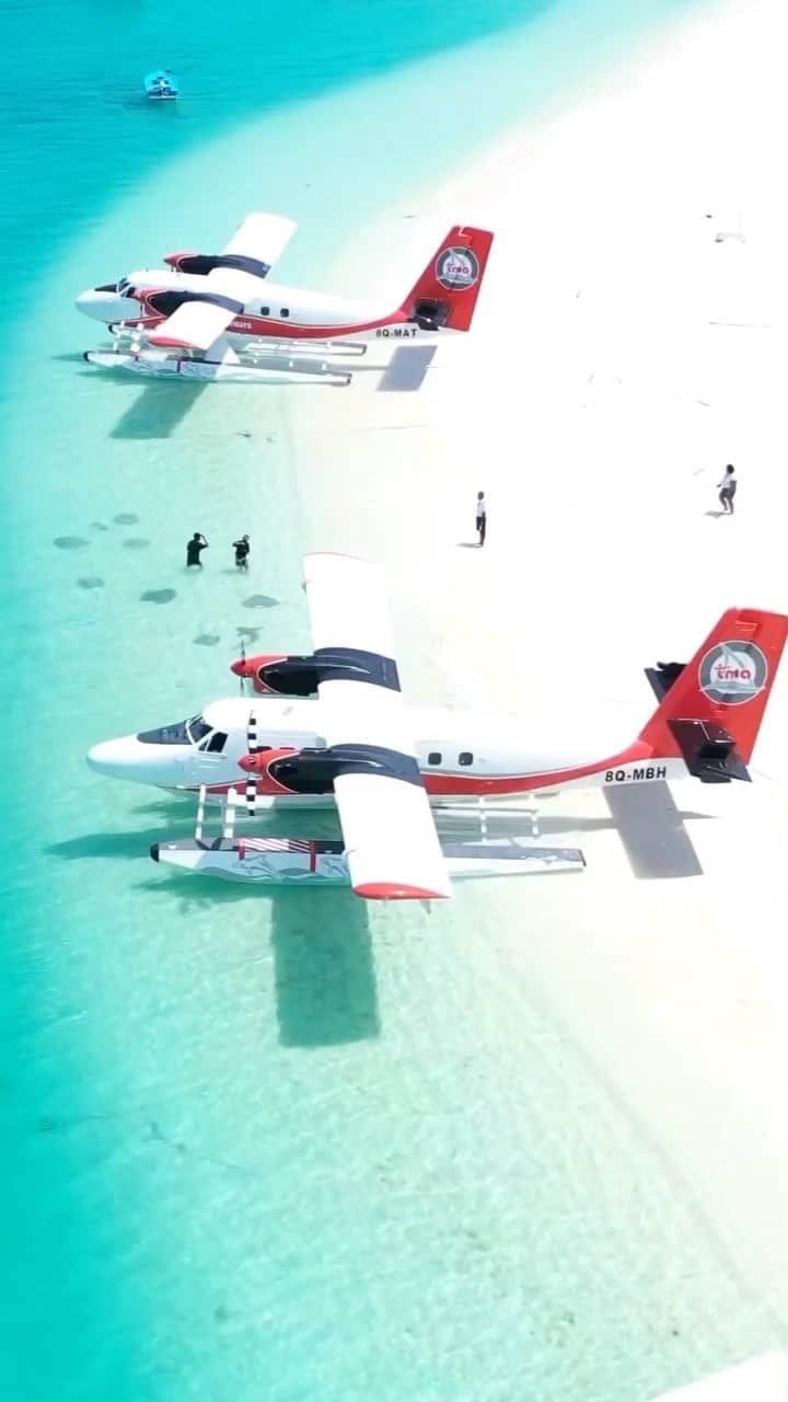 Maldivesのインスタグラム：「Maldives Islands - Escape to Paradise.  Connect with us @nichegetaways to book your vacation in the Maldives.   🎥 @zettemaldives   #maldivesislands #luxuryresort #seaplane #beach #rays #island #islandgetaway #travelinspiration #luxuryvacation #beachvibes #vacay #maldives #nichegetaways #visitmaldives #bucketlisttravel #beautifuldestinations #holiday #lagoon #vacation」