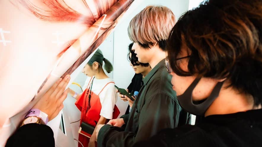 鎌野愛さんのインスタグラム写真 - (鎌野愛Instagram)「österreich 「映画」 小編成ver.  @kunimitsu__takahashi  @mizuki_iida  @gecko_piano   at よみうりランドらんらんホール  みずきくんが素敵なコーラスをつけてくれました。みずきくんは前半を上げてたので、後半を。  プリクラを撮りました。 文字書くの難しすぎた。」10月2日 22時37分 - kamanoai