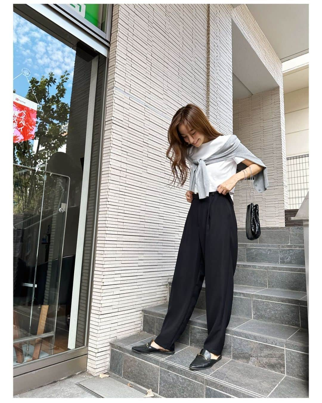 木口亜矢さんのインスタグラム写真 - (木口亜矢Instagram)「最近のやつ  tops  @gu_for_all_  cardigan @hm  pants  @anne__jp  → Dressy chef pants」10月2日 22時48分 - ayakiguchi