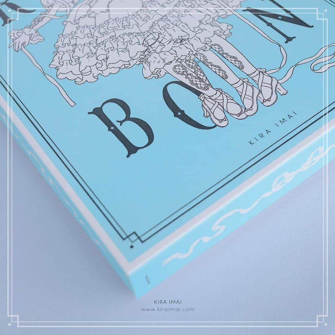 今井キラさんのインスタグラム写真 - (今井キラInstagram)「𝒩𝑒𝓌 zine「Ribbon」特装版 zine・Ribbonぬりえ本・カード・箱入りポストカードセットを専用ボックスに納めました。限定数100。 ＊zineとポストカードは通常商品と同じものになります ＊Ribbonぬりえ本にはナンバーとサインが入ります ⁡ 🎀🎀🎀 ⁡ Monochrome MAGIC 今井キラ＆妖 Exhibition ⁡ ▪︎10/6(金)～10/9(月) ▪︎12:00-18:30 ＊初日15:00 OPEN ＊最終日17:00 CLOSE ＊10/6 15-17時＆10/7 12-14時は事前予約チケット制 ⁡ 🎀HALO space 01 〒150-0013　東京都渋谷区恵比寿1-23-21　ヤマトハイツ1F （恵比寿駅徒歩5分） ⁡ 会期終了後に在庫のあるアイテムはWeb Storeでの販売を予定しております。」10月2日 22時54分 - kiraimai