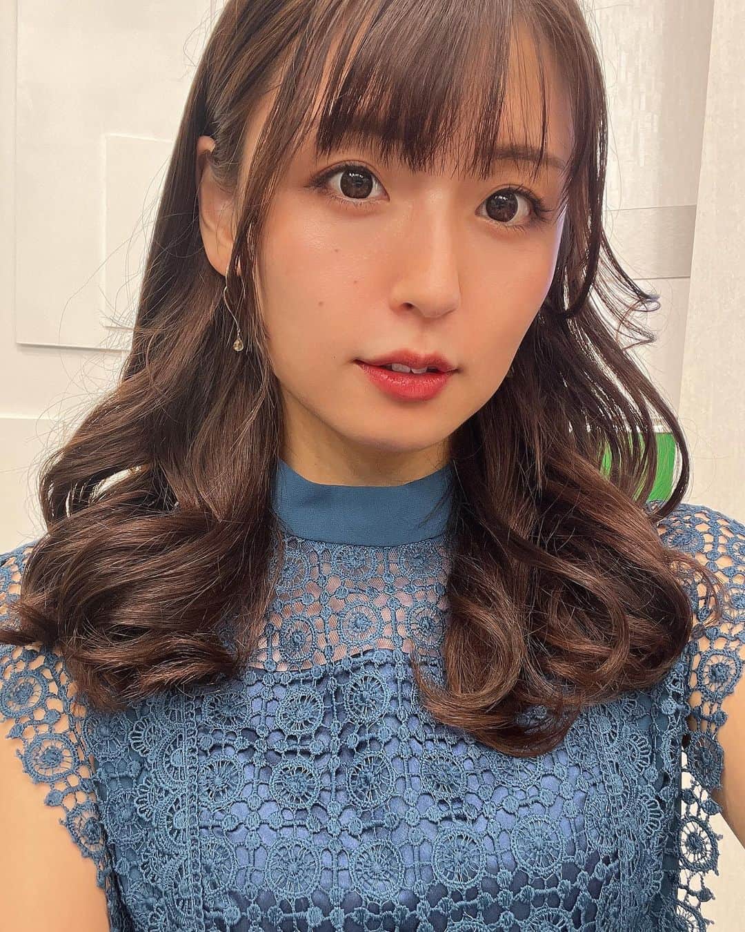 竹本茉莉のインスタグラム：「. 9月かけぬけたー🏃🏃🏃 どうにか走り切れた！ 会いにきてくださる皆様に本当に 支えられています。感謝です😭 10月ももりだくさん！ たくさんご飯食べてかけぬけるぞー！ . 寒くなってきたのでお鍋を解禁しました！今日はキムチ鍋！ 今年の目標はスーパーのお鍋のもとを全部試すことです😏💪 皆さんも風に気をつけてご飯いっぱい食べて過ごしてくださいね！！」