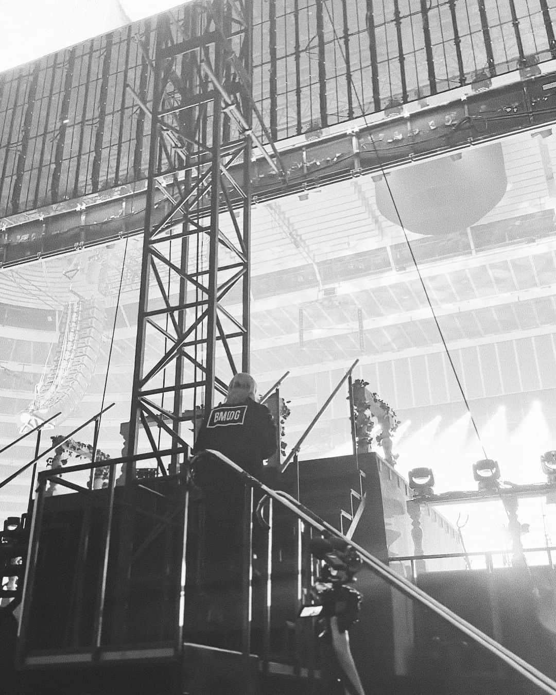 のインスタグラム：「Behind the scenes of BMSG FES’23  #BMSG23 #SKYHI」