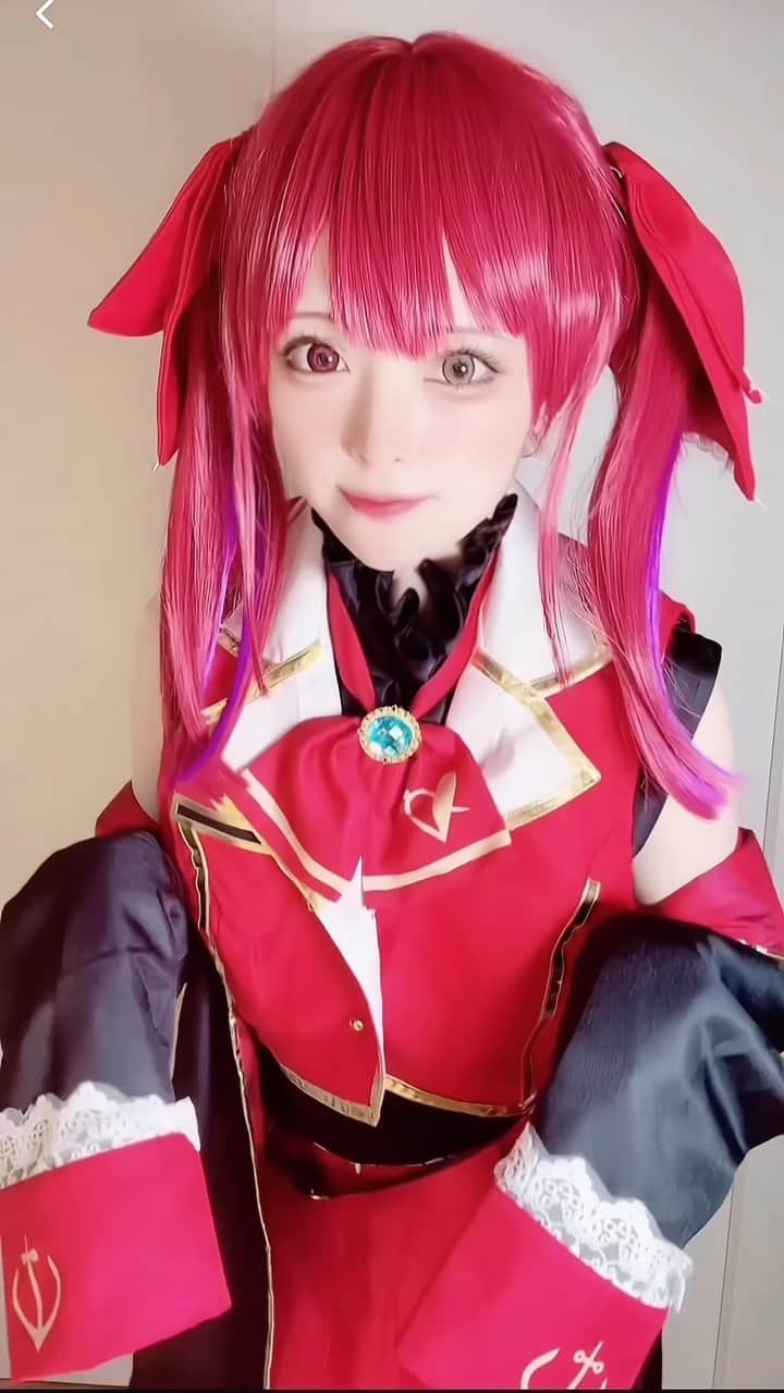 雪森れいらのインスタグラム：「【宝鐘マリン🏴‍☠️cosplay】  マリン船長がおどってた ピーマン🫑体操踊ってみた」
