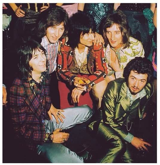 ロン・ウッドのインスタグラム：「❤️50 years ago the Faces were at London’s Tramps Nightclub, launching their album Ooh La La」