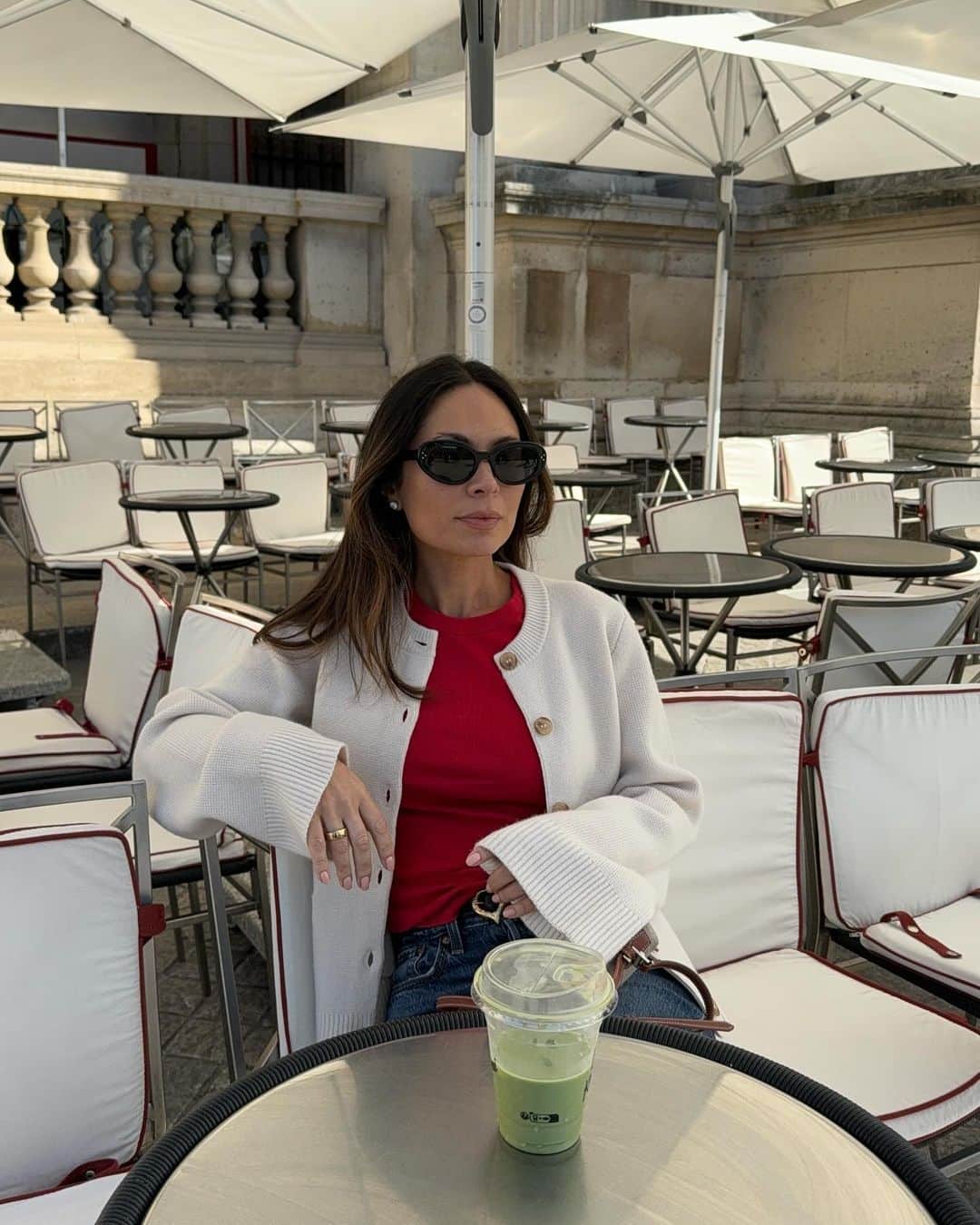Marianna Hewittのインスタグラム：「a day at the louvre」