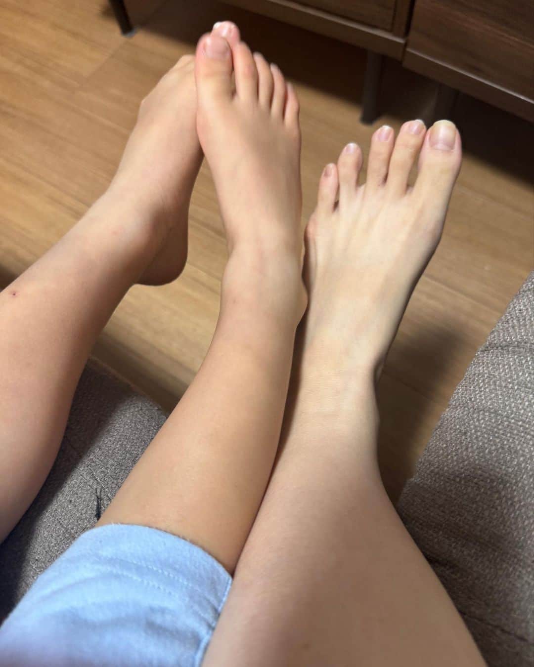 ヒラヤマンのインスタグラム：「最近「うちの子も自閉症なんです」って話しかけてくれるパパさんママさんがおって嬉しい🙌DMもありがとう。インスタはあまり使い方がわからないのでたまにしかチェック出来なくてごめんなさい🙇‍♀️  ここのところイタズラと夜中の奇声でママは寝不足ですw 0時を過ぎないと寝ません🙅‍♀️どこにそんな元気があるんでしょうか。今日はもう寝そうで助かる！ #5歳男の子」